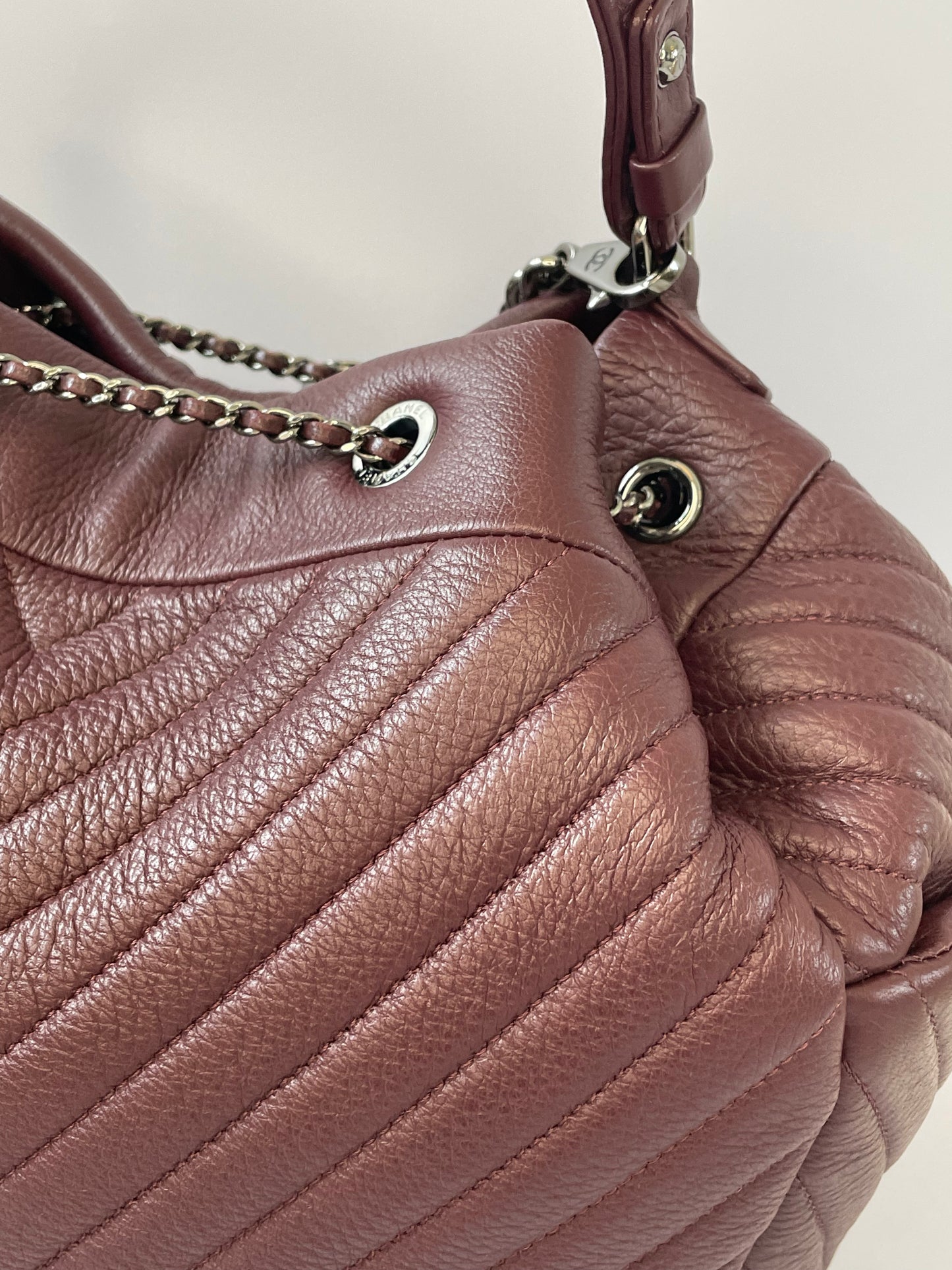 Preloved Chanel CC Gabriel Chevron Bucket Bag, Large