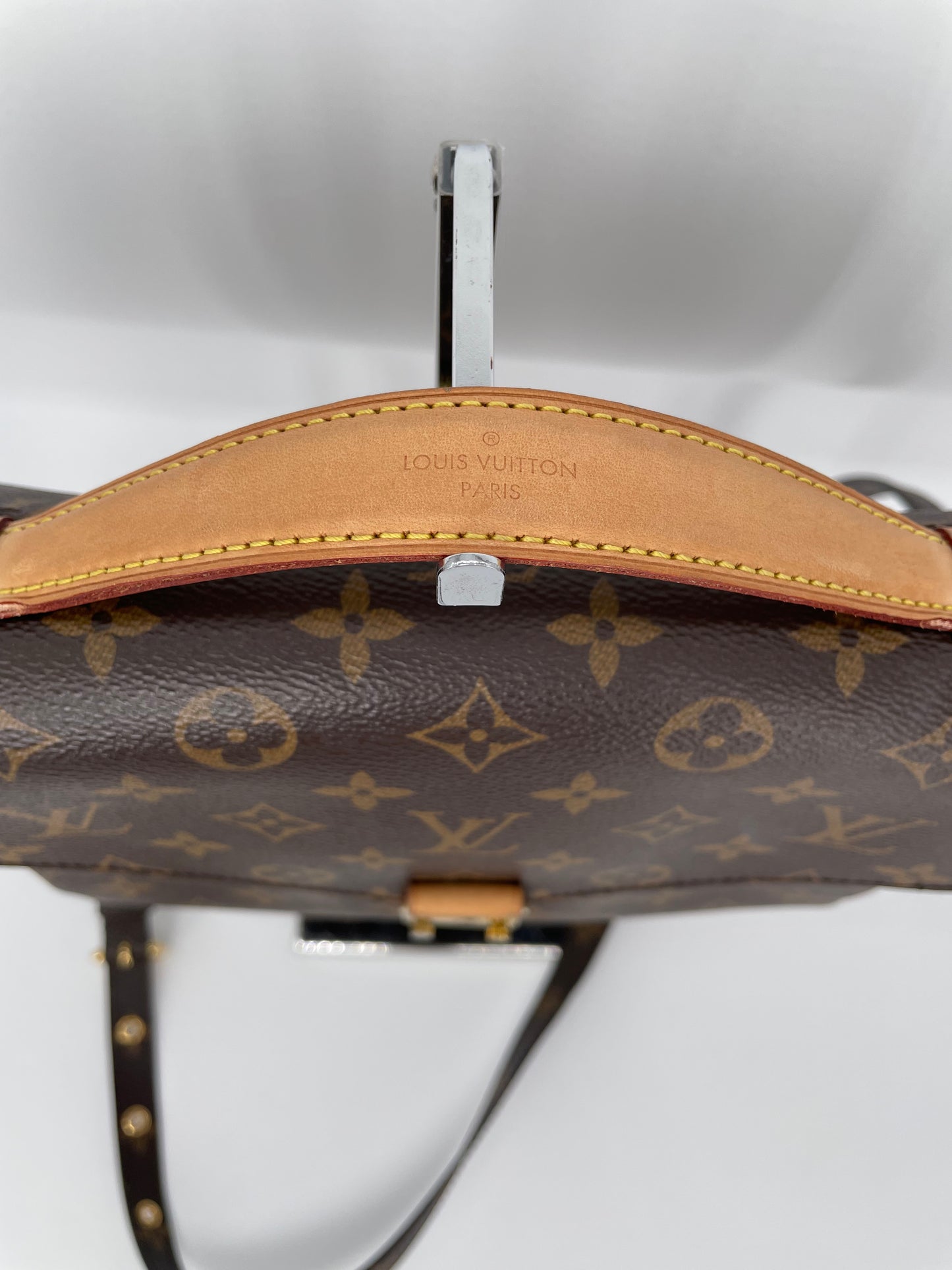 Preloved Louis Vuitton Pochette Metis Crossbody Bag