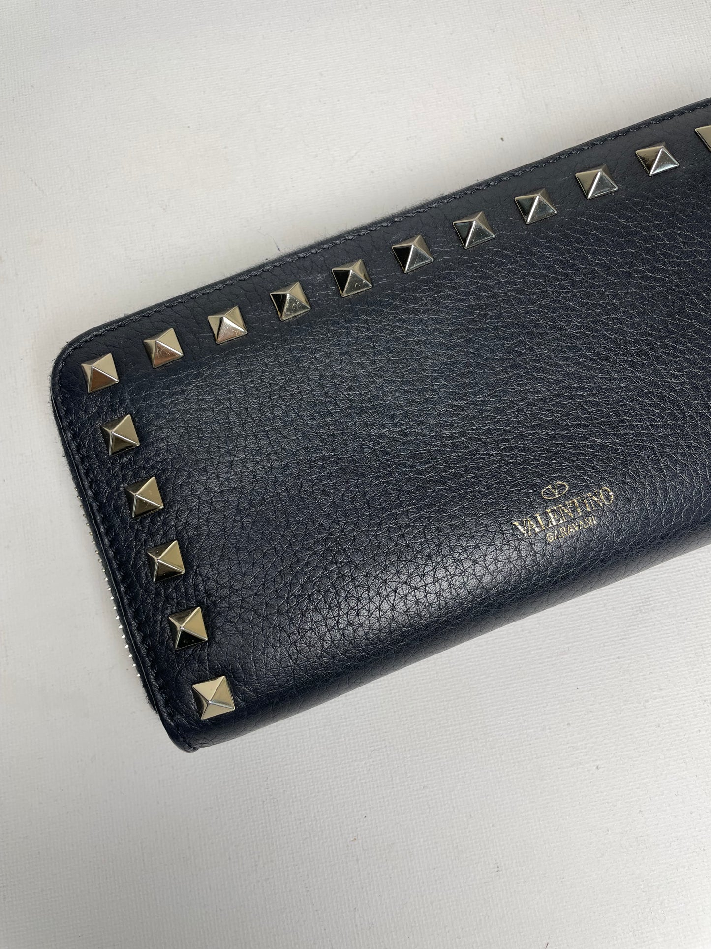 Preloved Valentino Garavani Rockstud Long Wallet