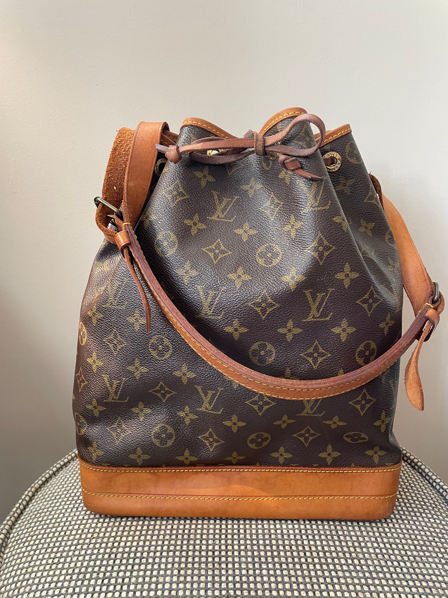 Preloved, Vintage Louis Vuitton Noe Bucket Bag, Large