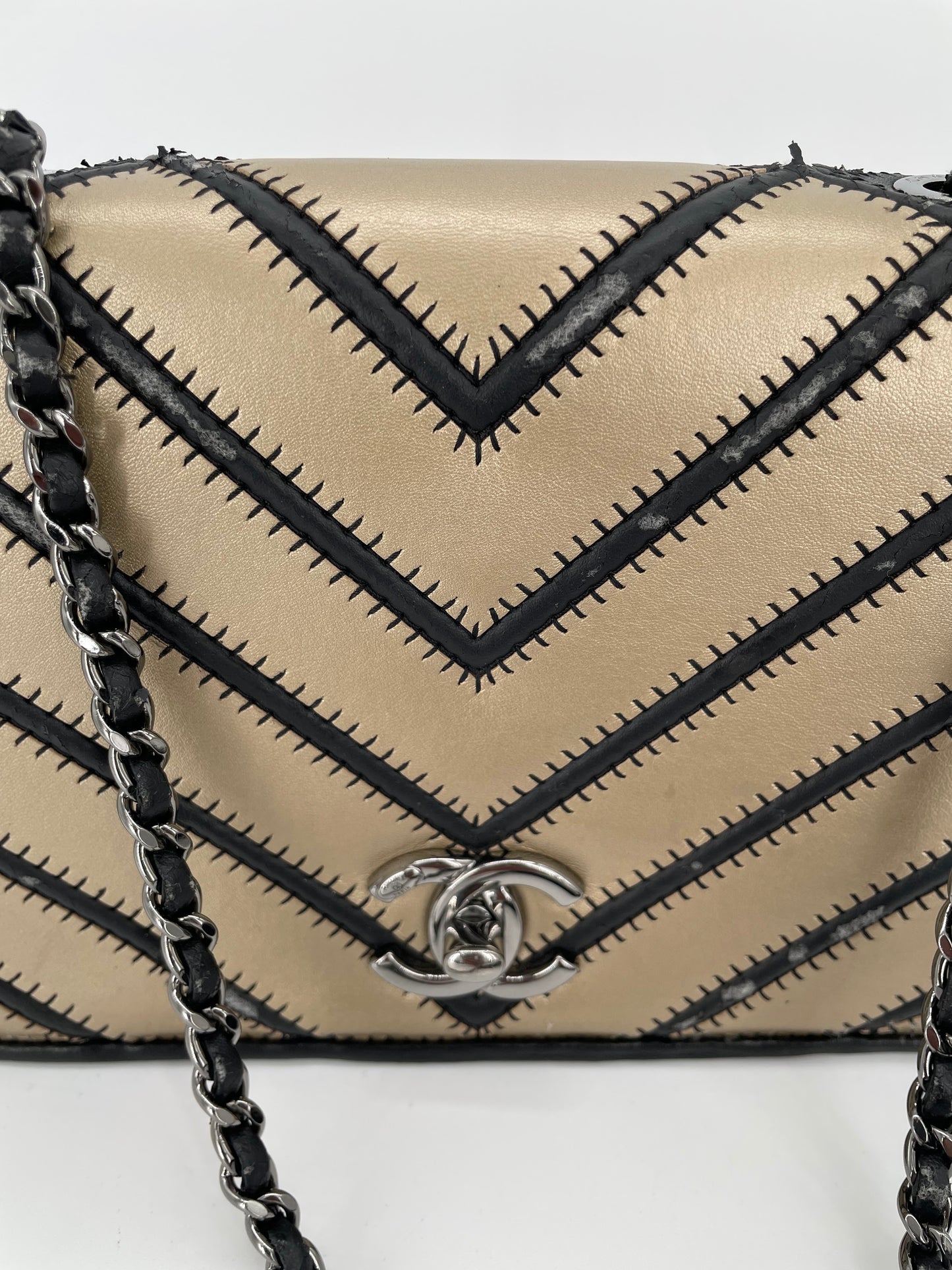 Preloved Chanel Lambskin Grosgrain Chevron
Quilted Couture Flap, Small