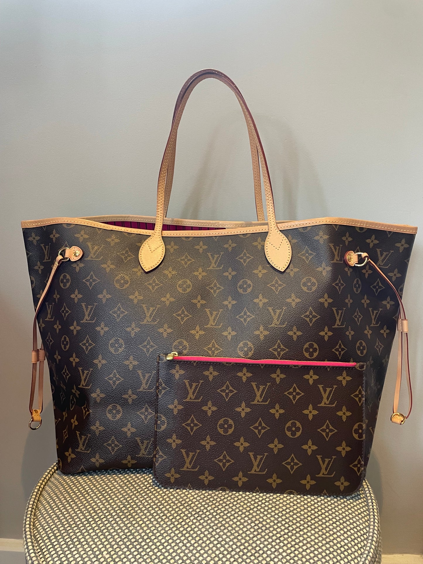 Louis Vuitton Neverfull Shopping Tote Bag, GM