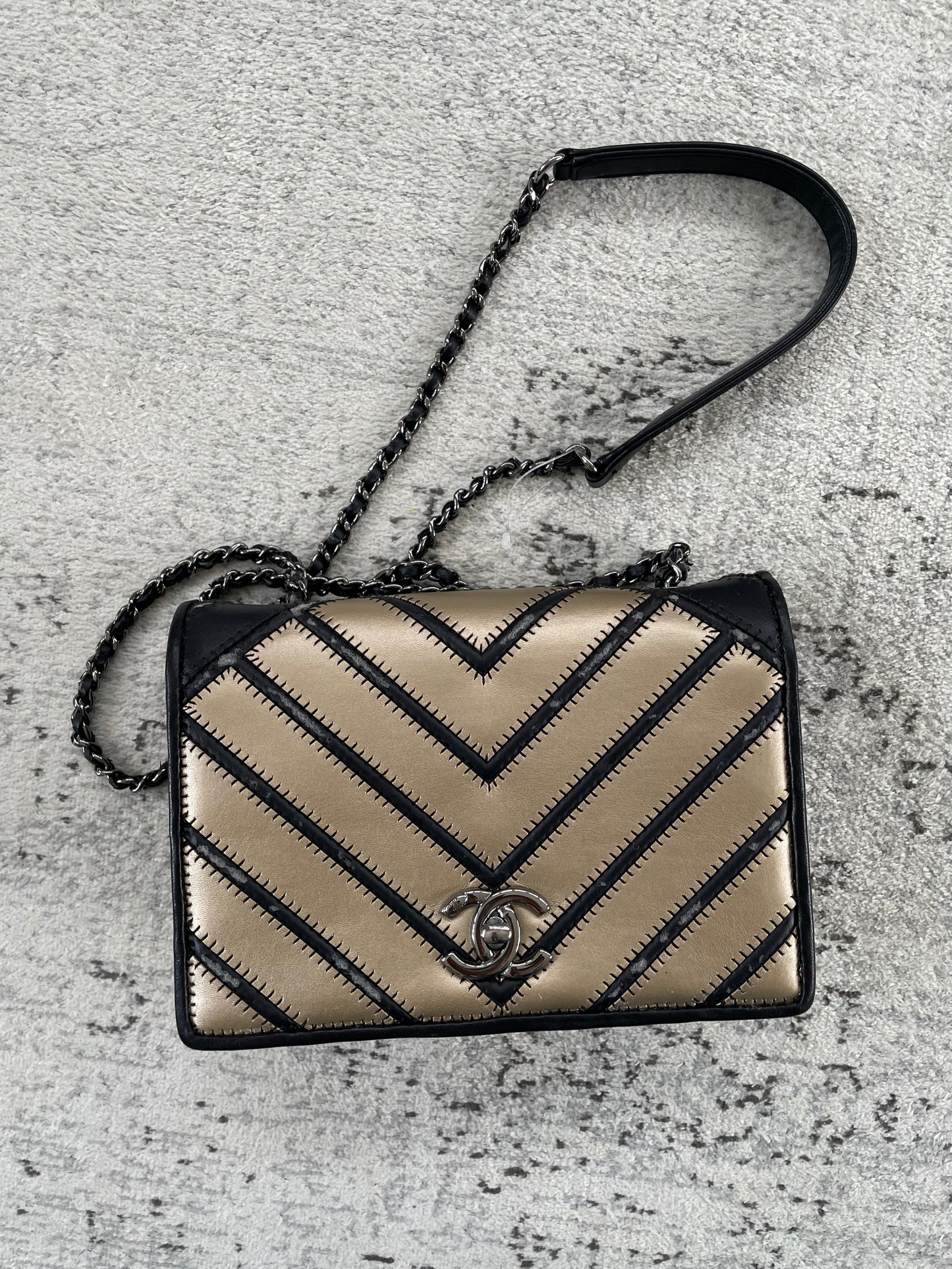 Preloved Chanel Lambskin Grosgrain Chevron
Quilted Couture Flap, Small
