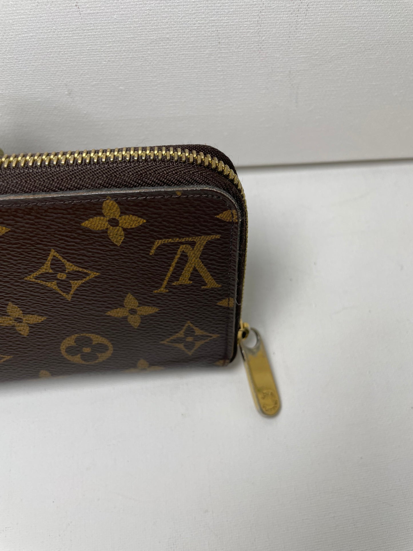 Preloved Louis Vuitton zippy Wallet