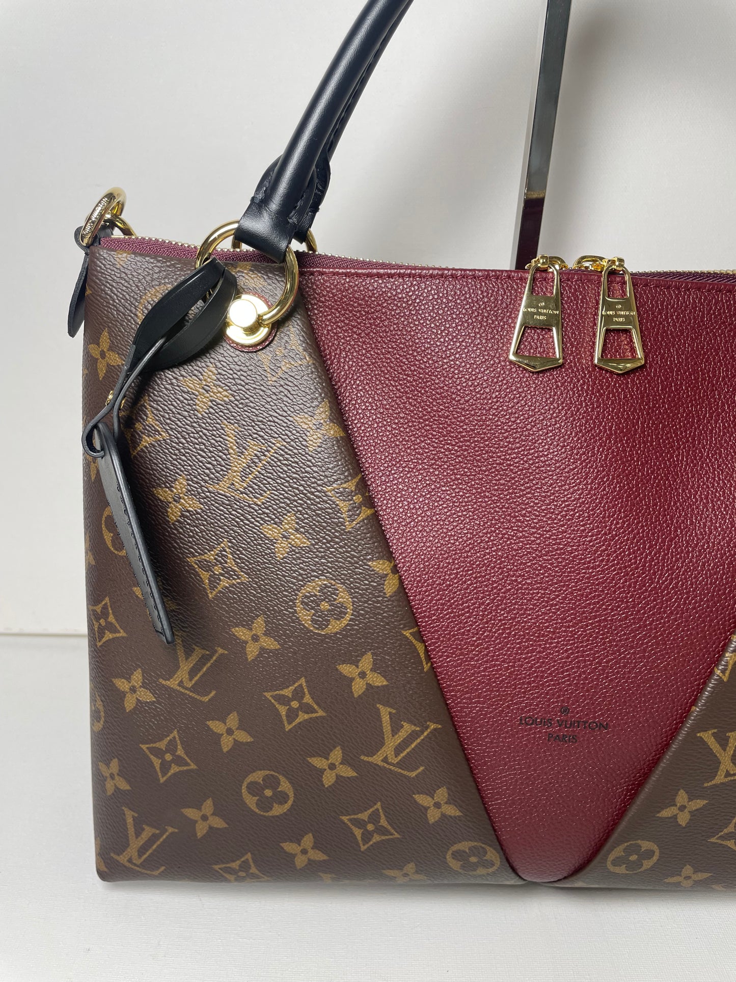 Preloved Louis Vuitton V Tote Bag with Long Strap, MM