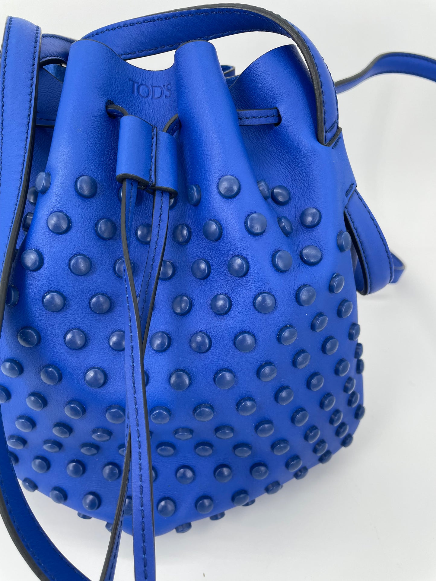 Preloved Tod’s Gommino Bucket Bag