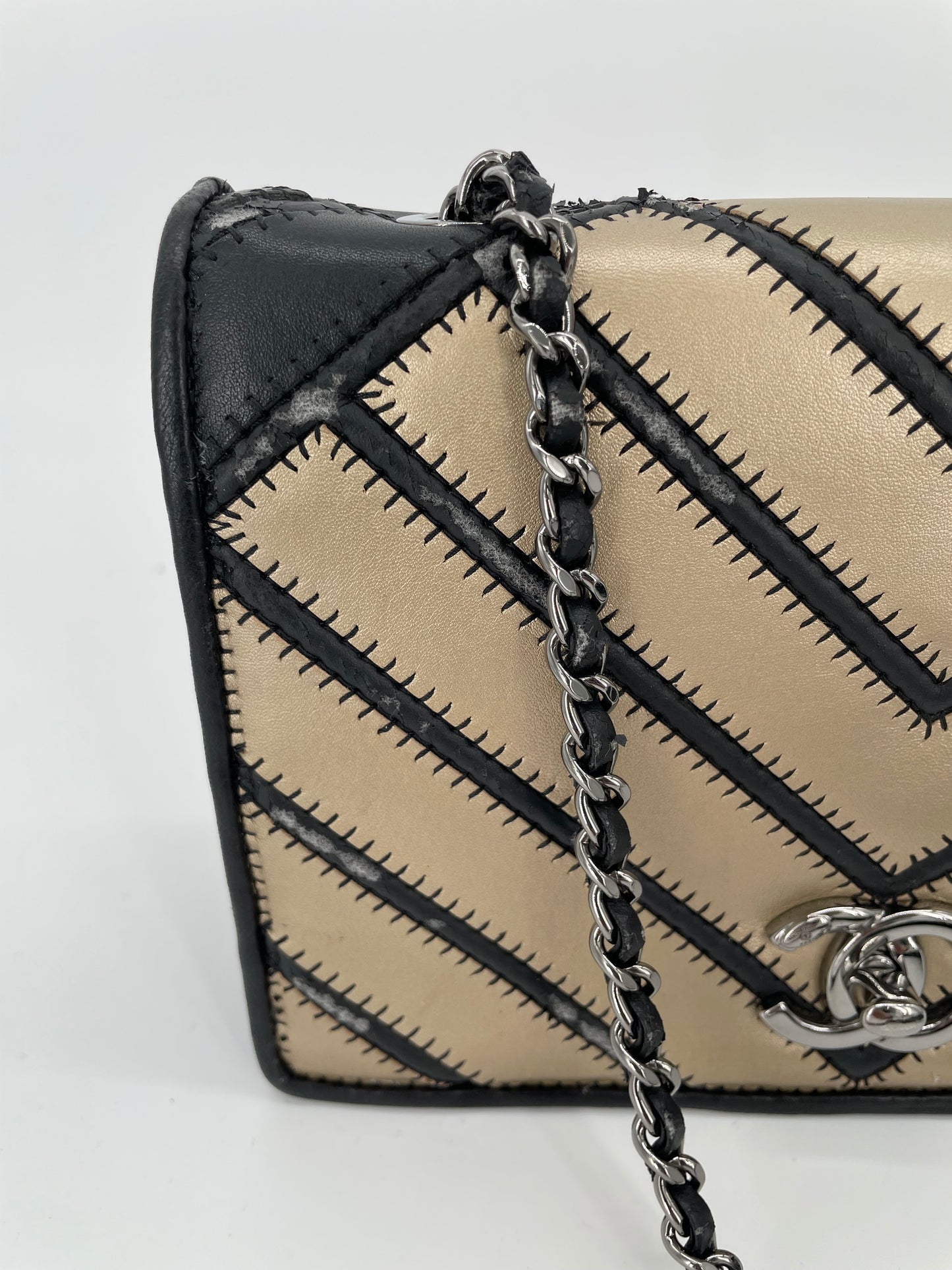Preloved Chanel Lambskin Grosgrain Chevron
Quilted Couture Flap, Small