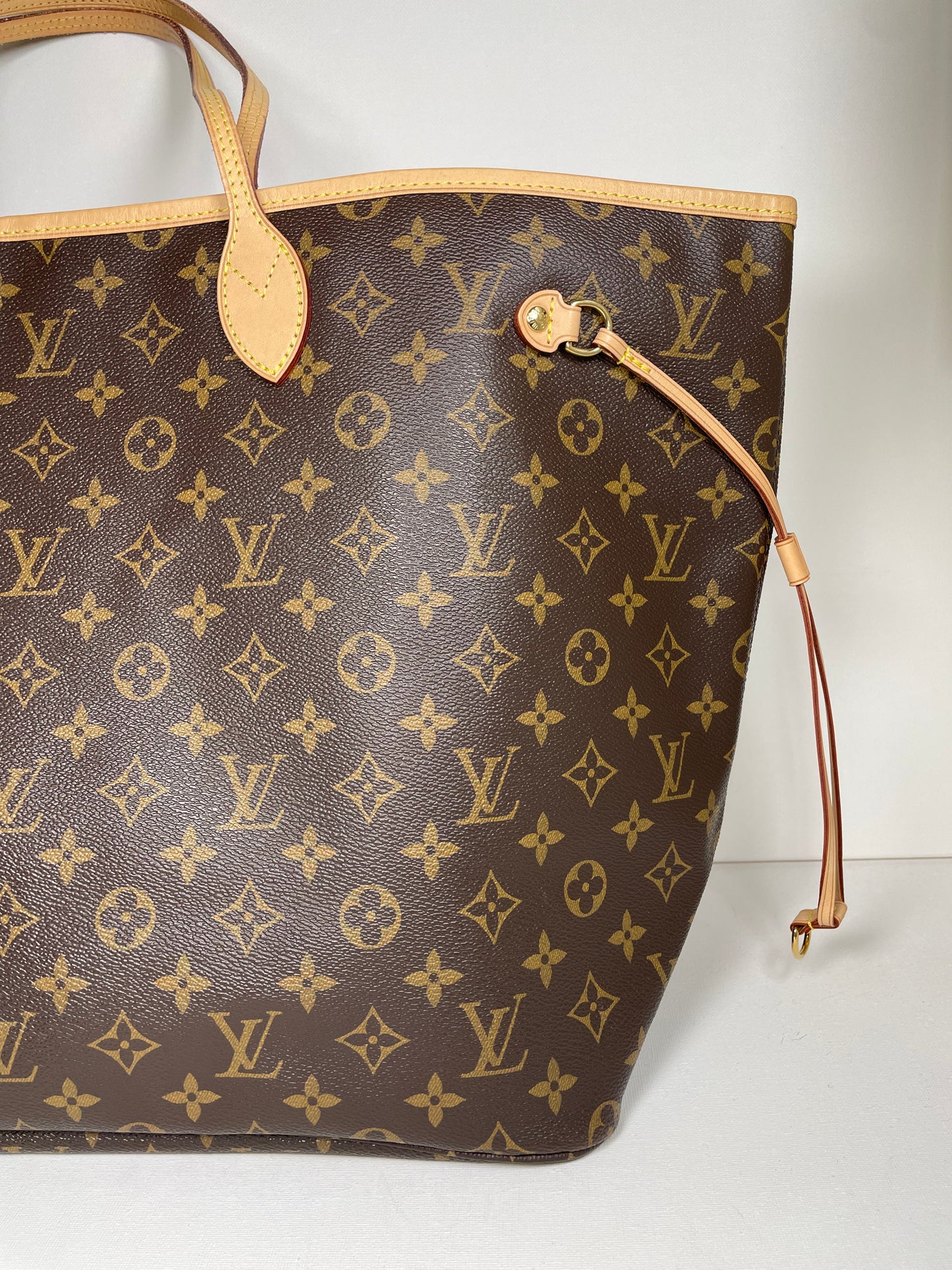 Louis Vuitton Neverfull Shopping Tote Bag, GM