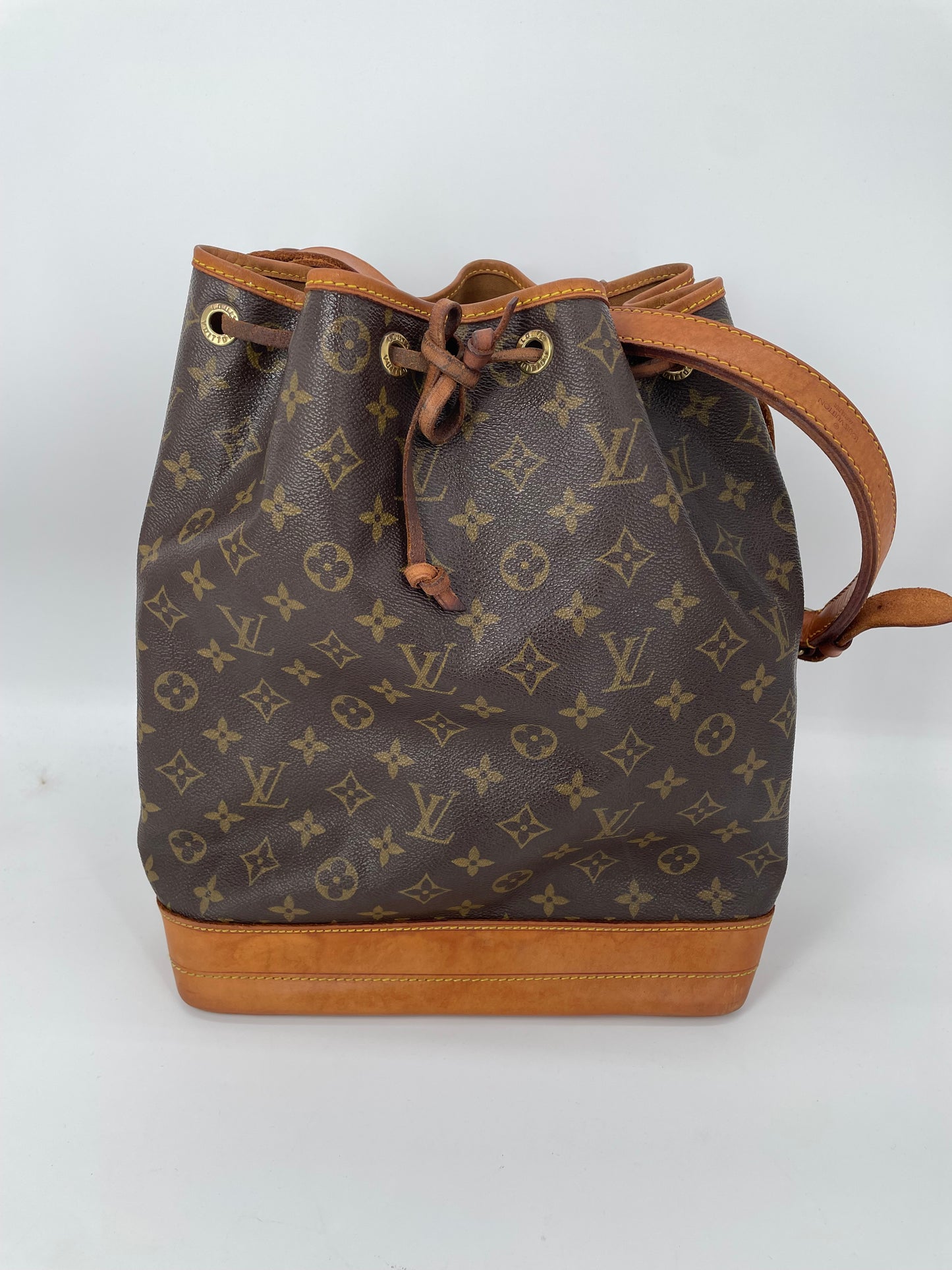 Preloved, Vintage Louis Vuitton Noe Bucket Bag, Large