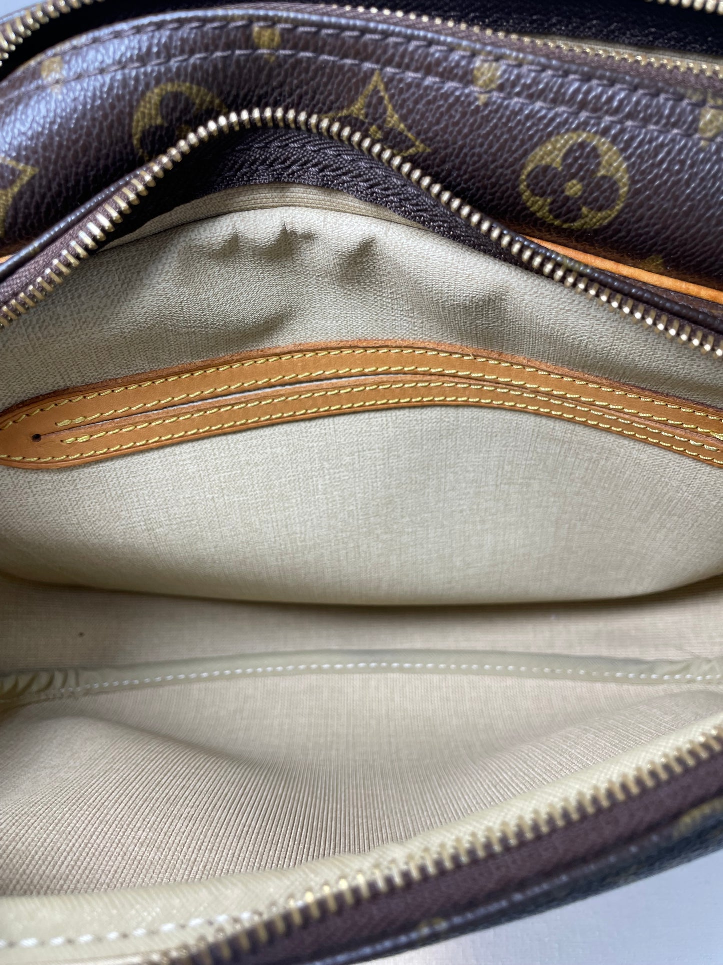 Preloved,  Louis Vuitton Reporter Shoulder Bag, PM