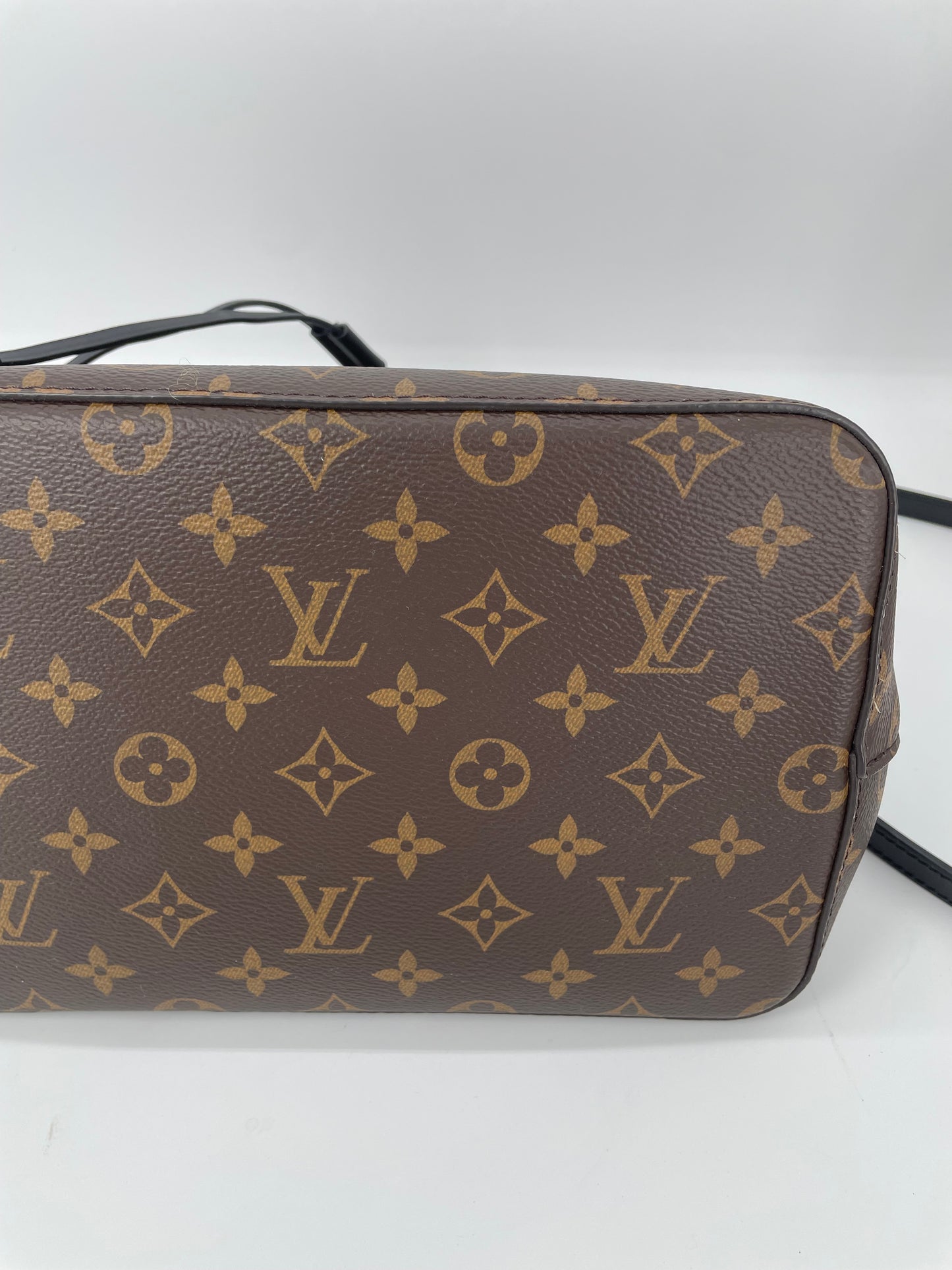 Preloved Louis Vuitton NeoNoe bag