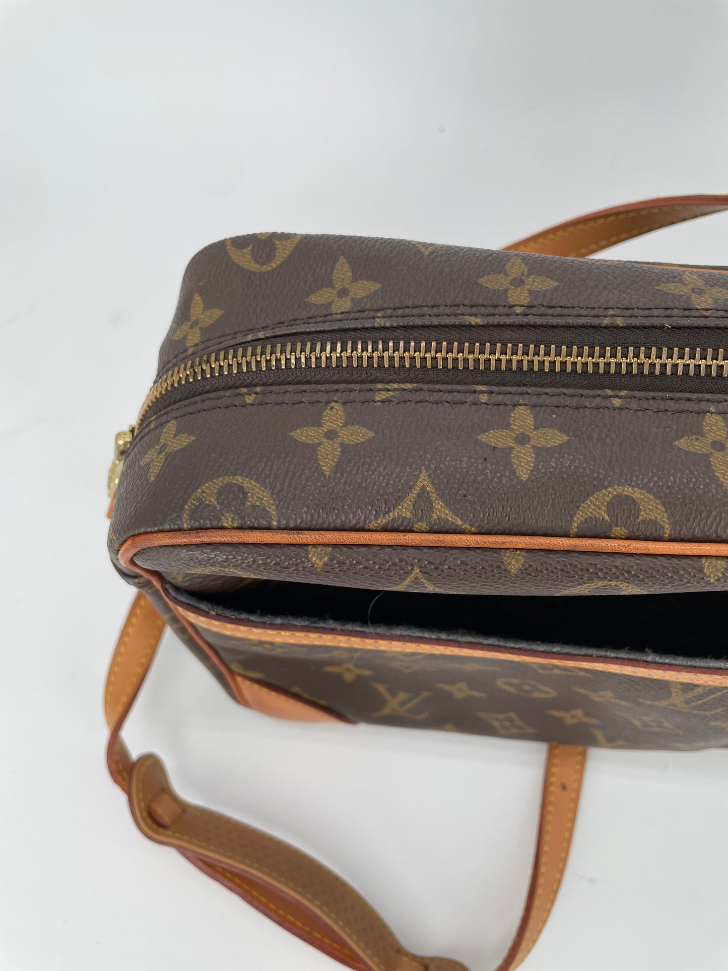 Preloved Vintage Louis Vuitton Canvas Trocadero Bag