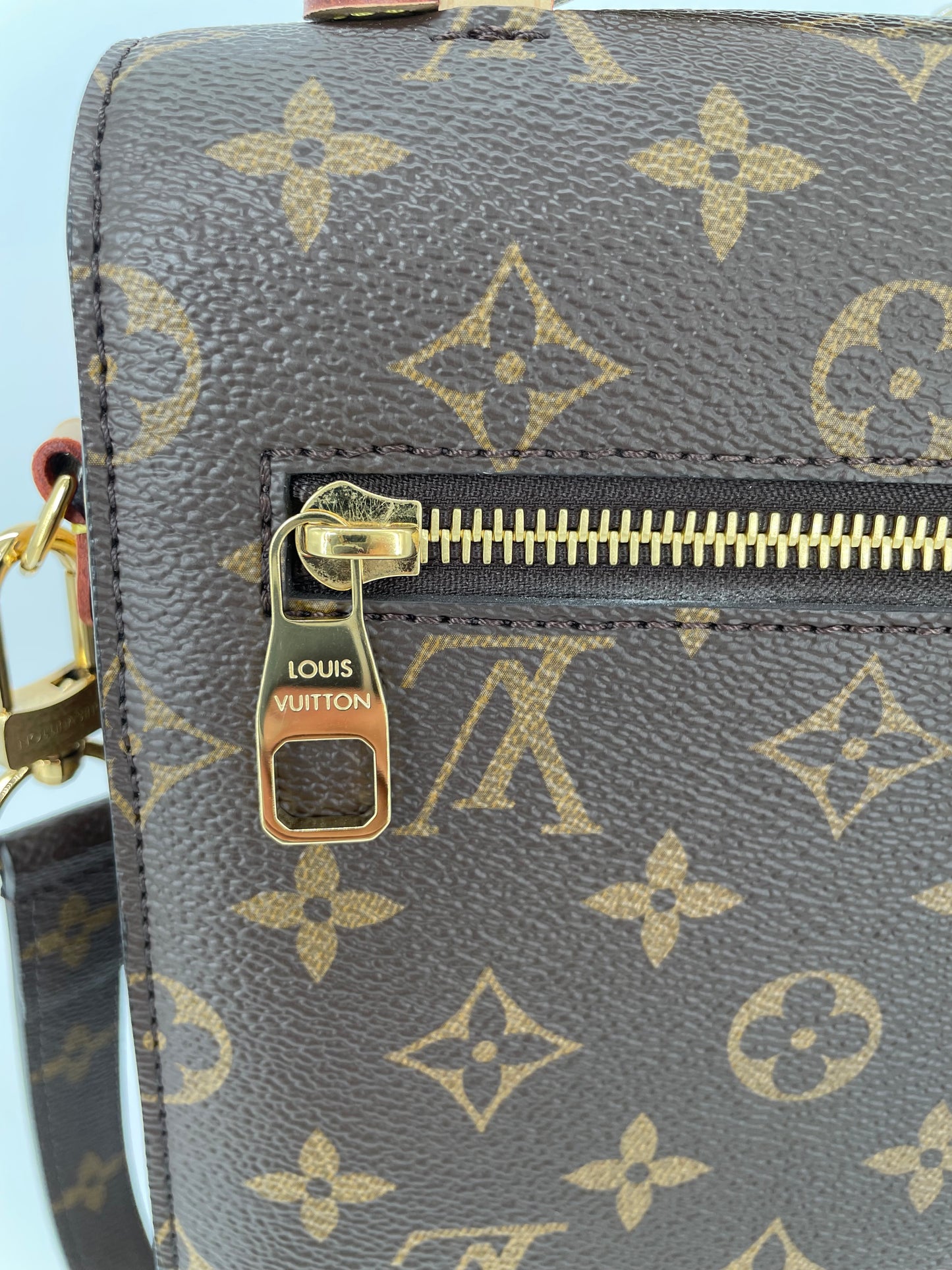 Preloved Louis Vuitton Pochette Metis Crossbody Bag
