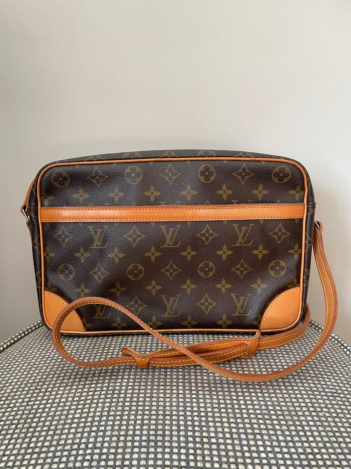 Preloved Vintage Louis Vuitton Canvas Trocadero 30 Bag