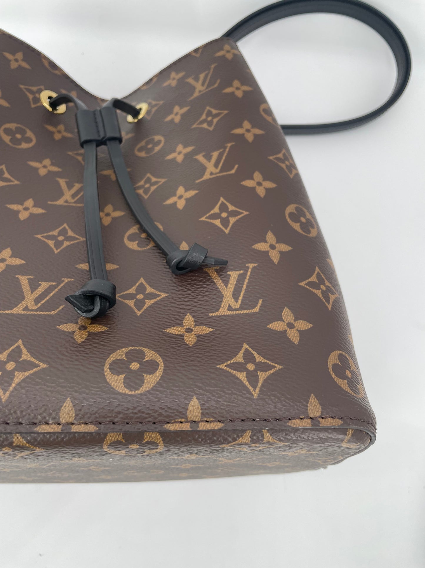 Preloved Louis Vuitton NeoNoe Bucket Bag
