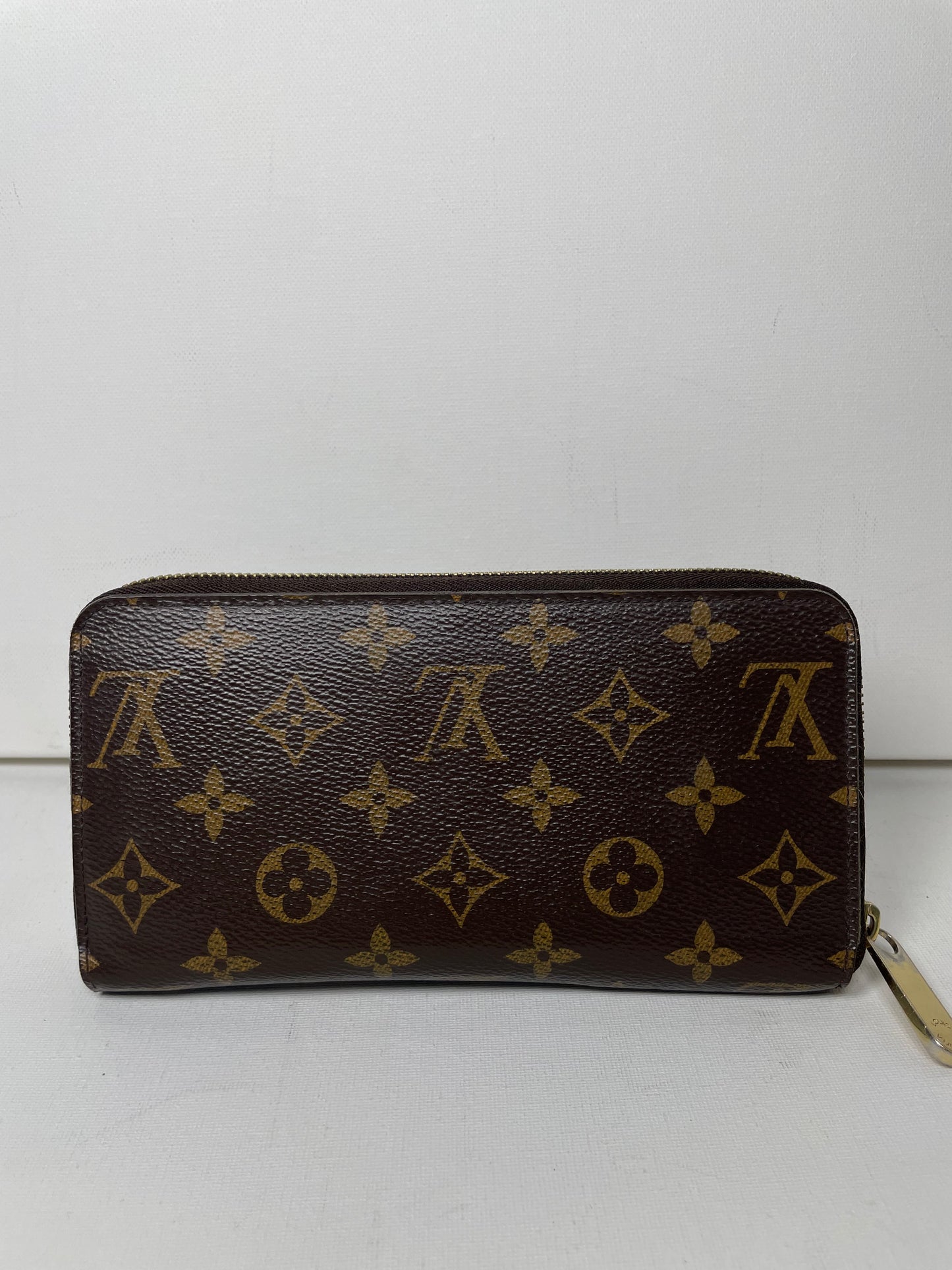Preloved Louis Vuitton zippy Wallet