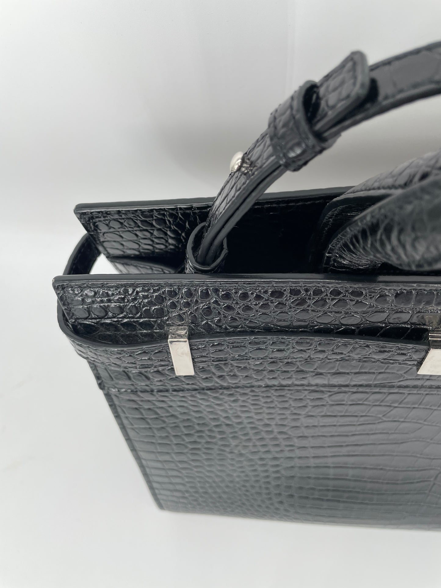 Preloved Saint Laurent Manhattan Tote Bag with Long Strap