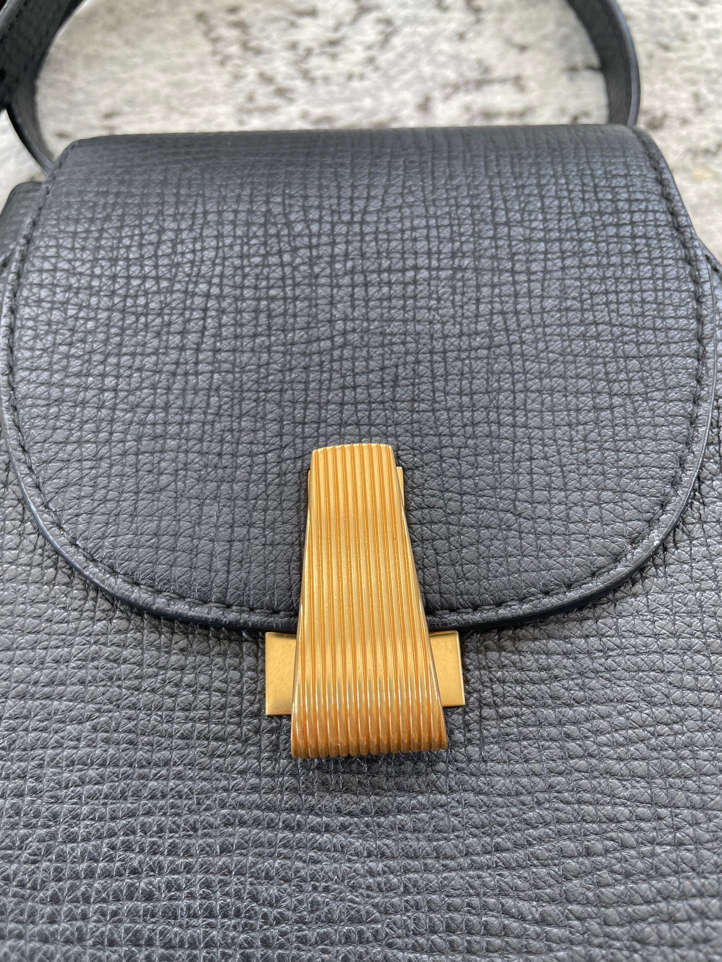Preloved Bottega Veneta Palmellato Rounded Belt Bag