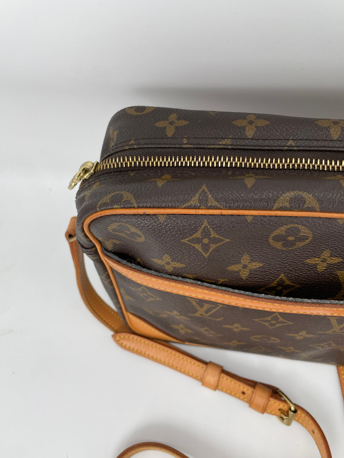 Preloved Vintage Louis Vuitton Canvas Trocadero 30 Bag