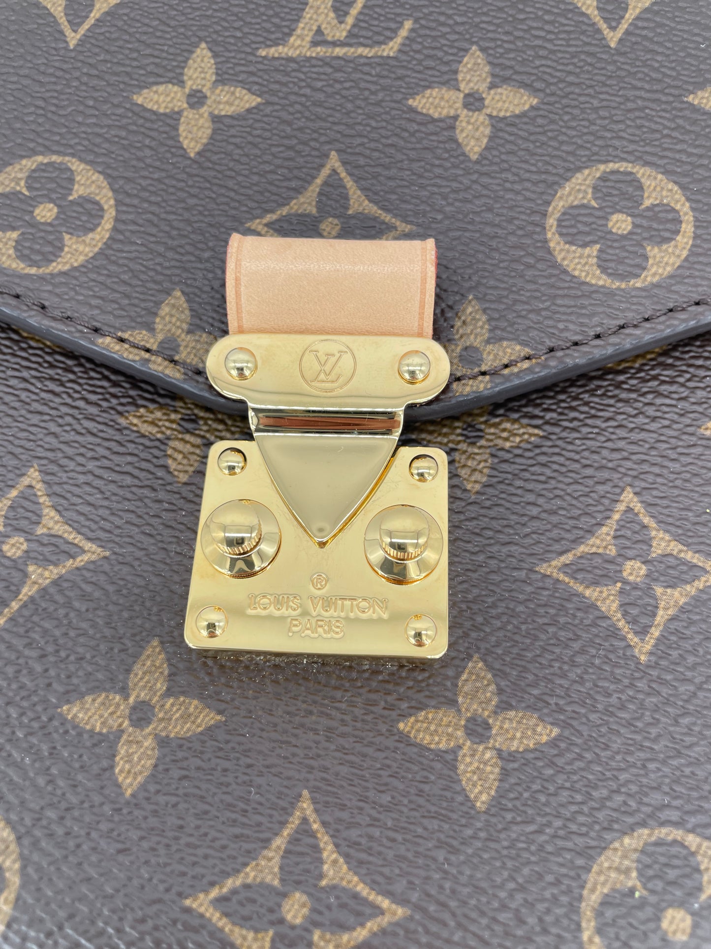 Preloved Louis Vuitton Pochette Metis Crossbody Bag