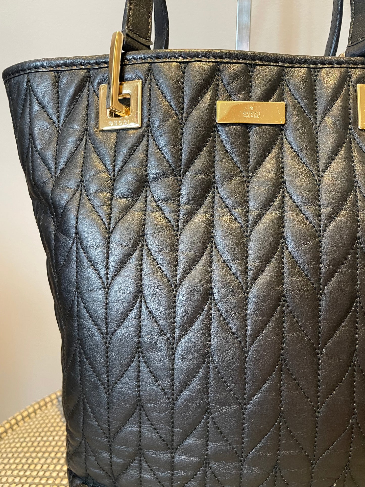 Preloved Gucci Quilted Bucket Top Handle Tote Bag, Small