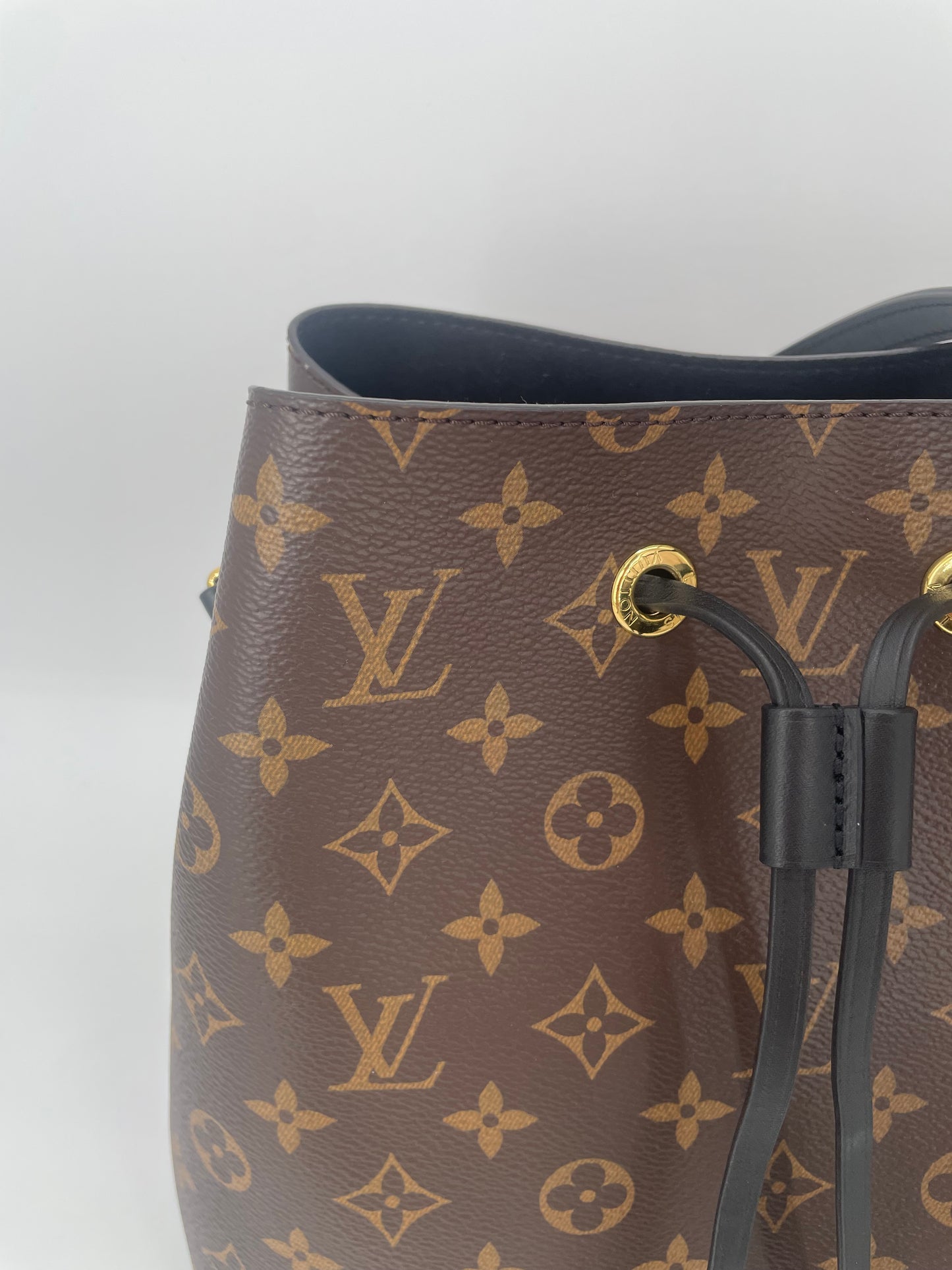Preloved Louis Vuitton NeoNoe bag