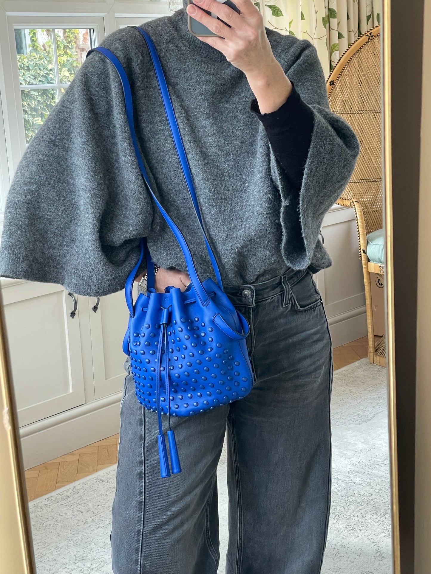 Preloved Tod’s Gommino Bucket Bag