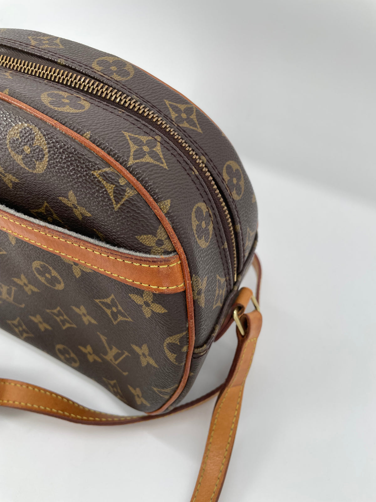 Preloved Louis Vuitton Blois Camera Bag