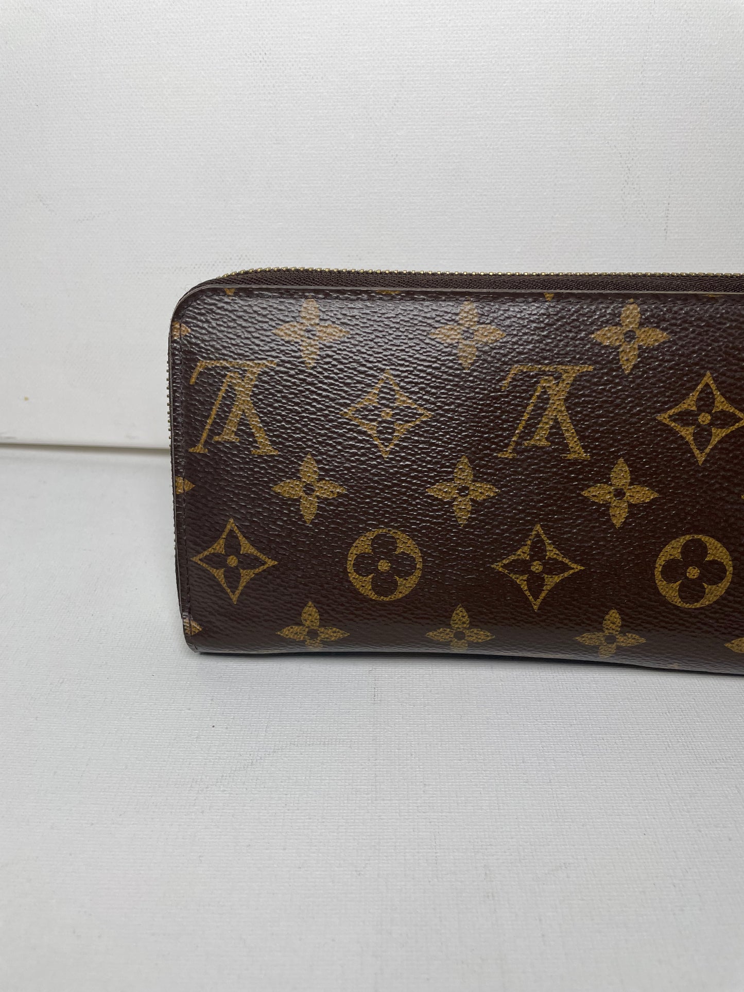 Preloved Louis Vuitton zippy Wallet