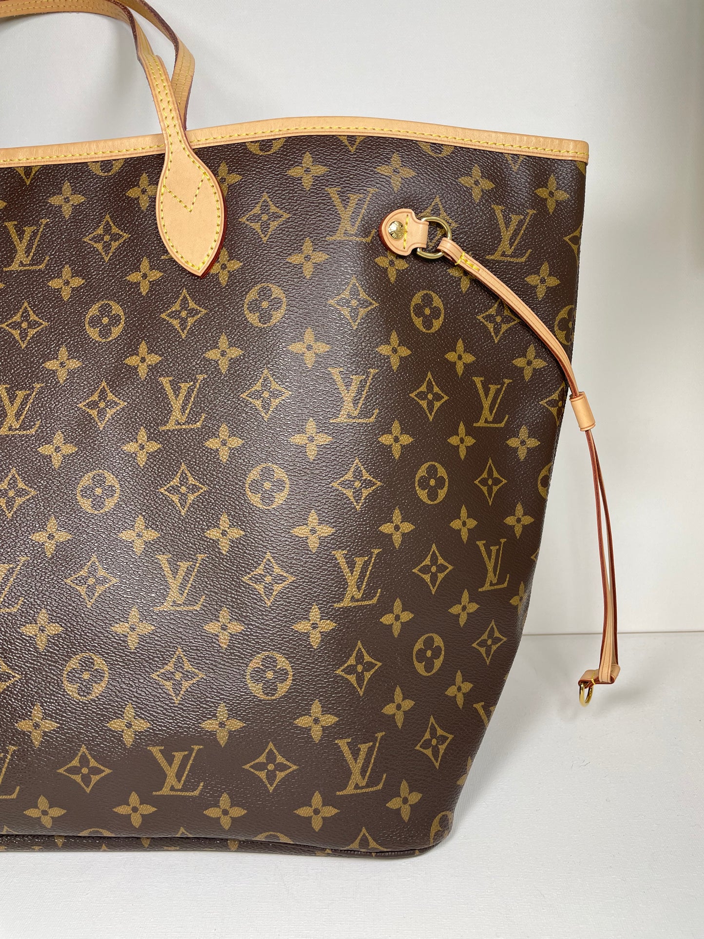 Louis Vuitton Neverfull Shopping Tote Bag, GM