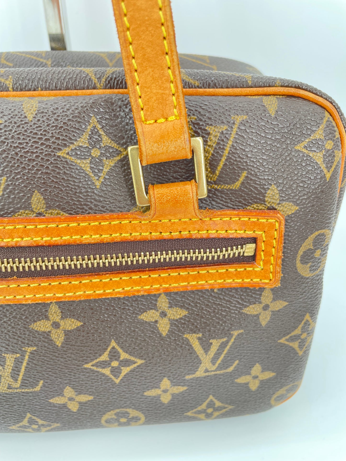 Preloved Louis Vuitton Cite Shoulder Bag, MM