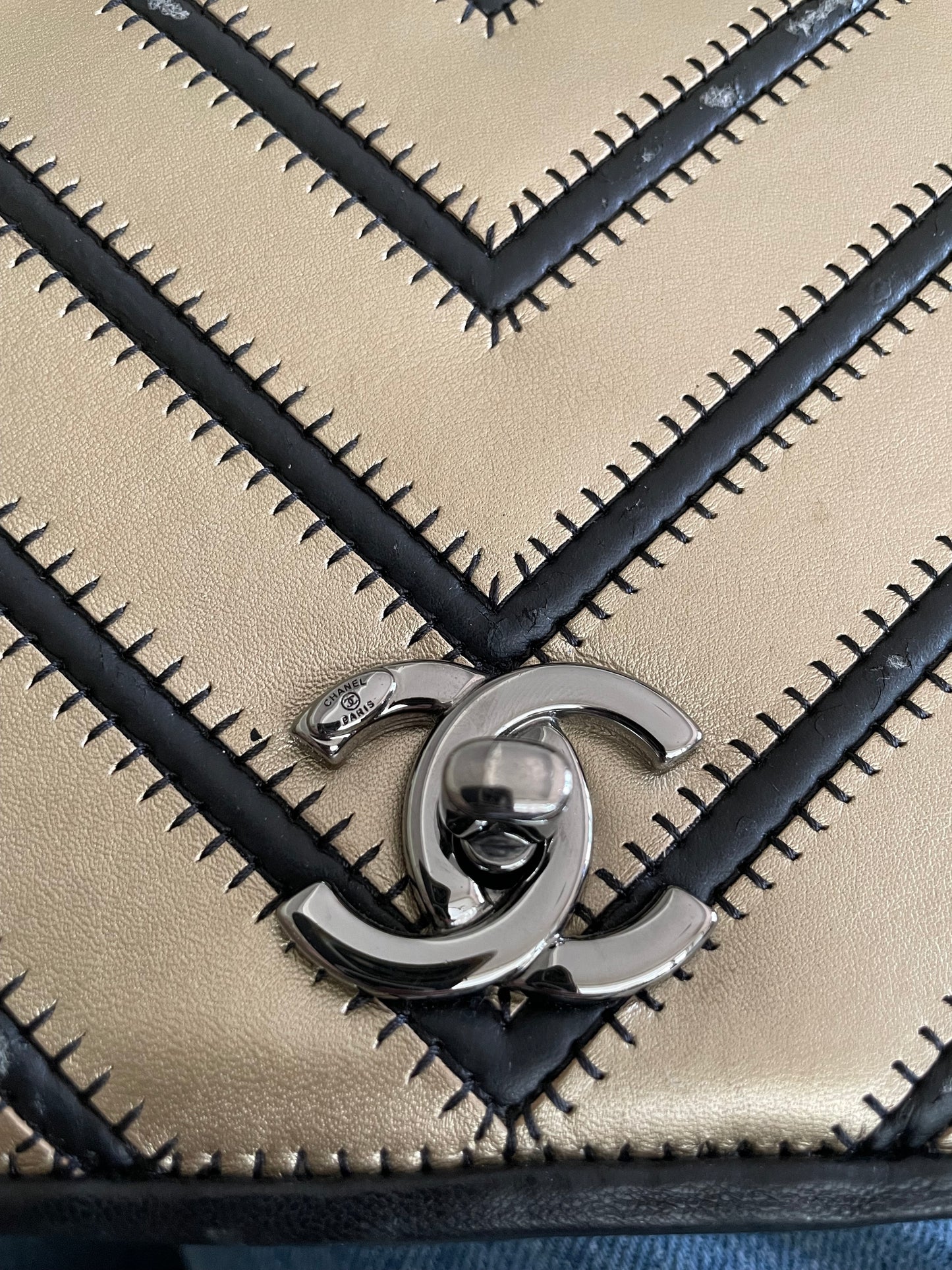 Preloved Chanel Lambskin Grosgrain Chevron
Quilted Couture Flap, Small