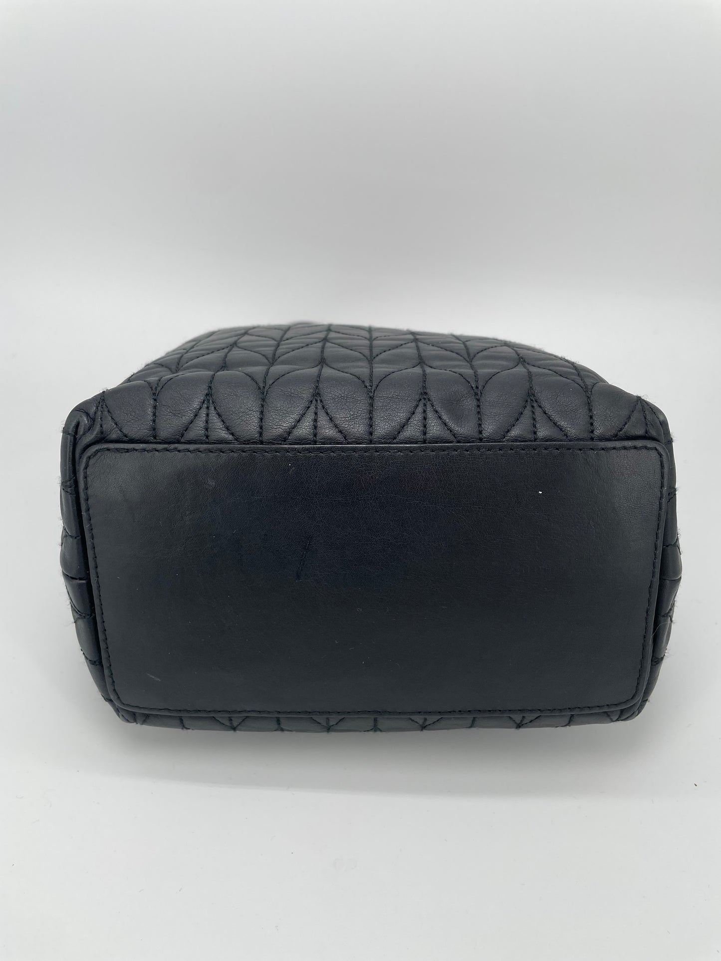 Preloved Gucci Quilted Bucket Top Handle Tote Bag, Small