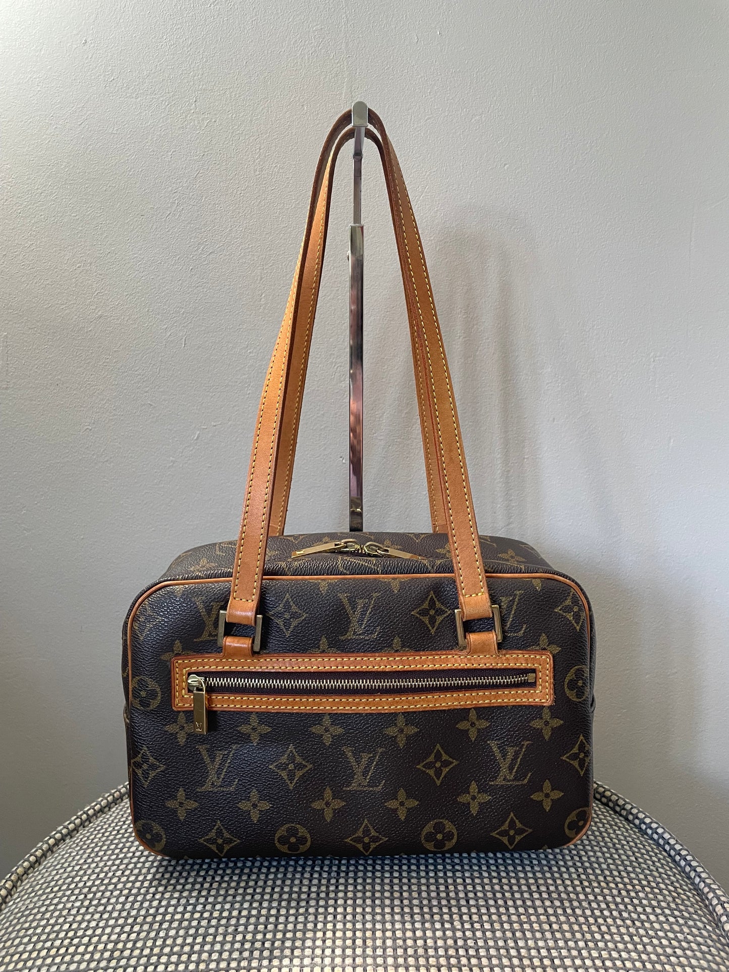 Preloved Louis Vuitton Cite Shoulder Bag, MM
