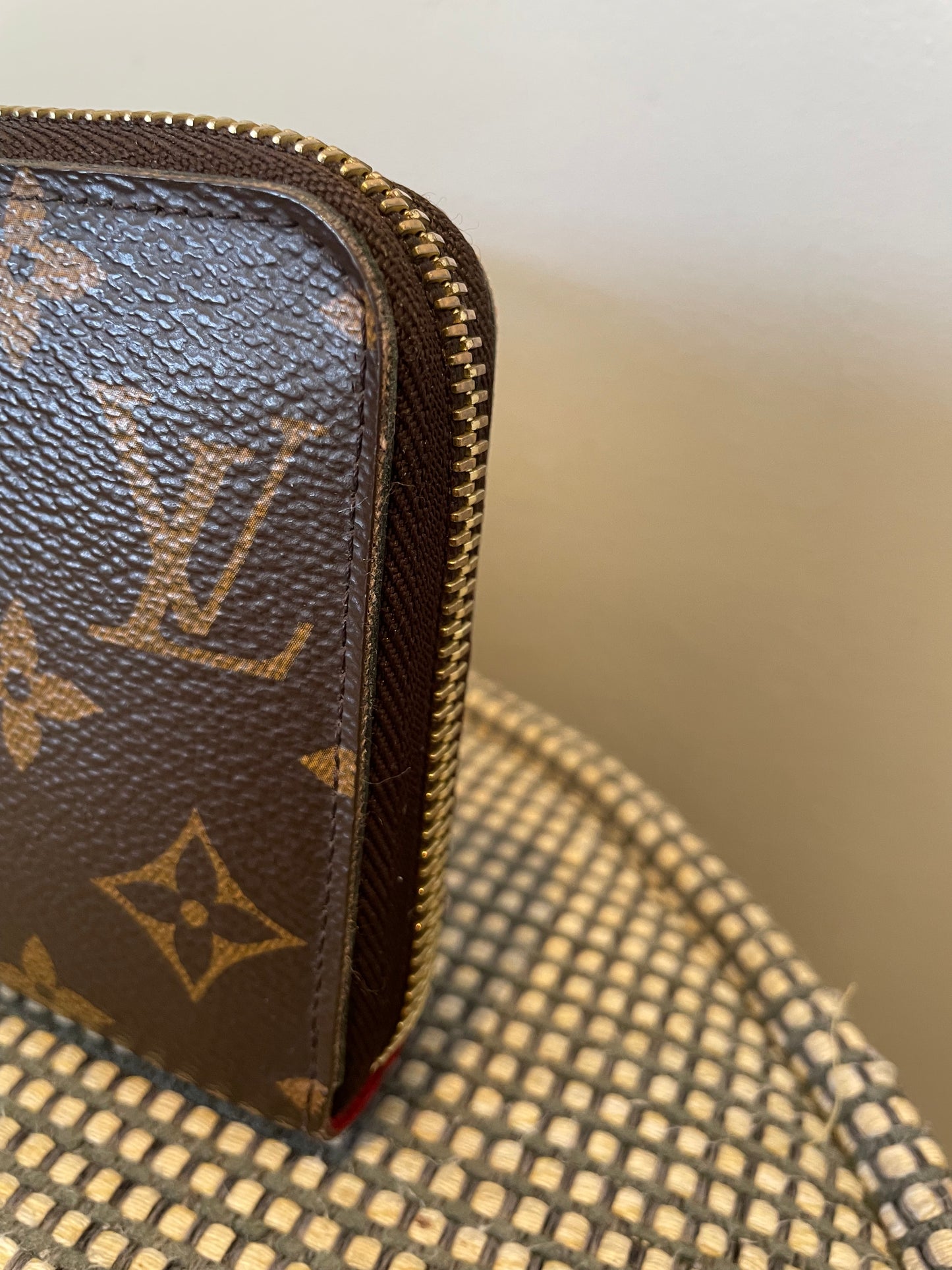 Preloved Louis Vuitton zippy Wallet