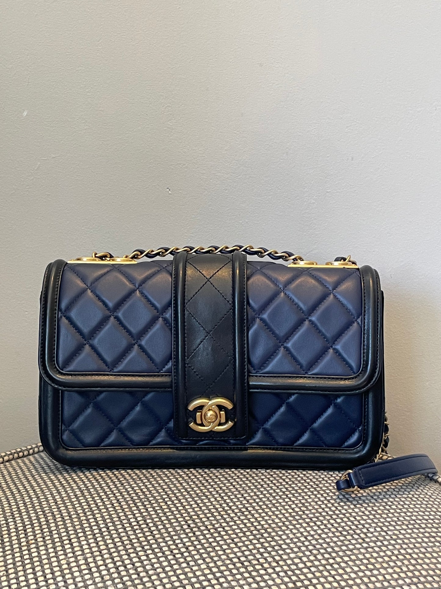 Preloved Chanel Lambskin Quilted Elegant CC Flap, Medium