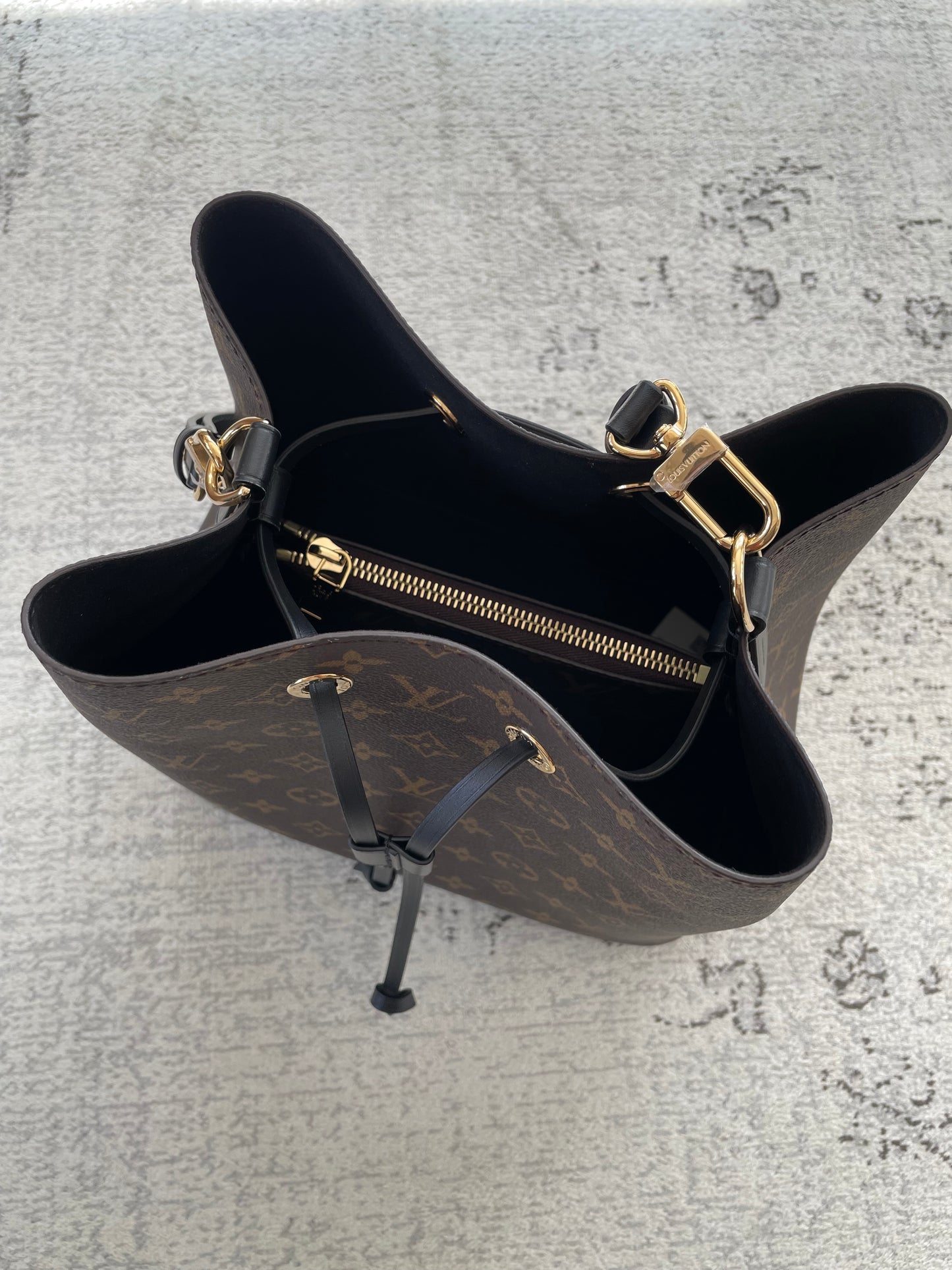 Preloved Louis Vuitton NeoNoe Bucket Bag