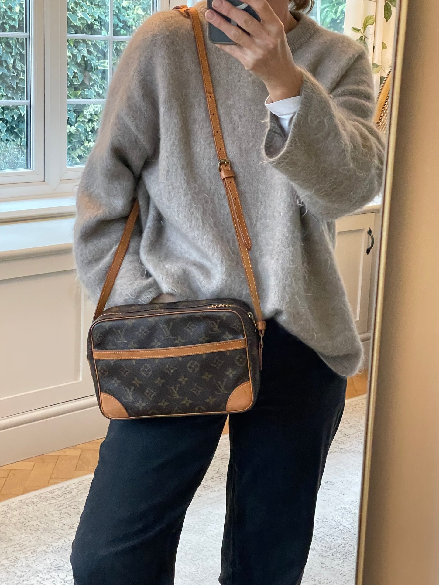 Preloved Vintage Louis Vuitton Canvas Trocadero Bag