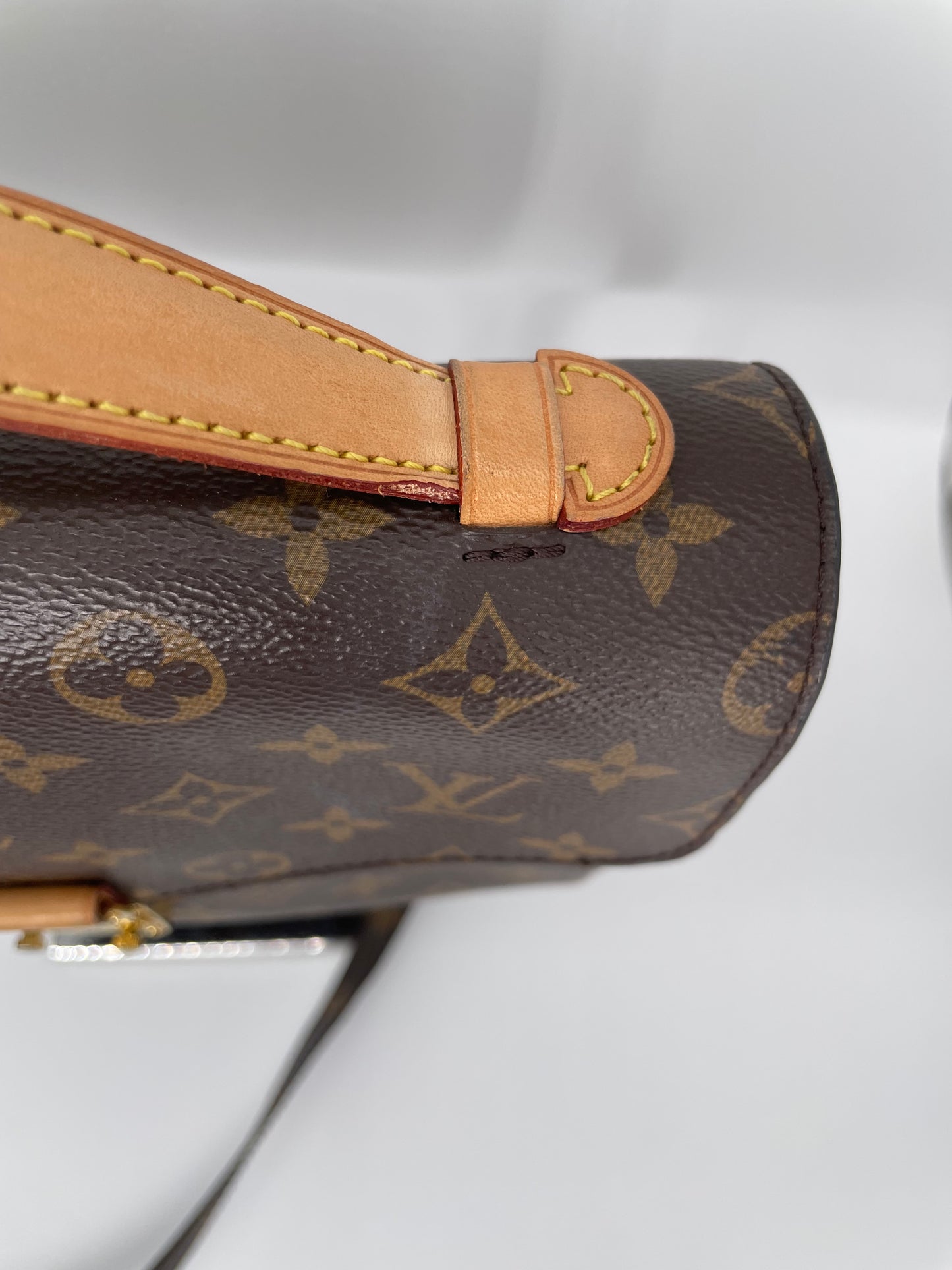 Preloved Louis Vuitton Pochette Metis Crossbody Bag