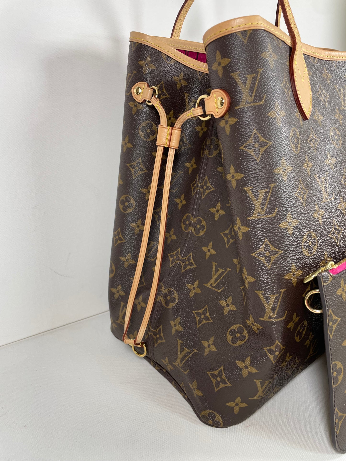 Louis Vuitton Neverfull Shopping Tote Bag, GM