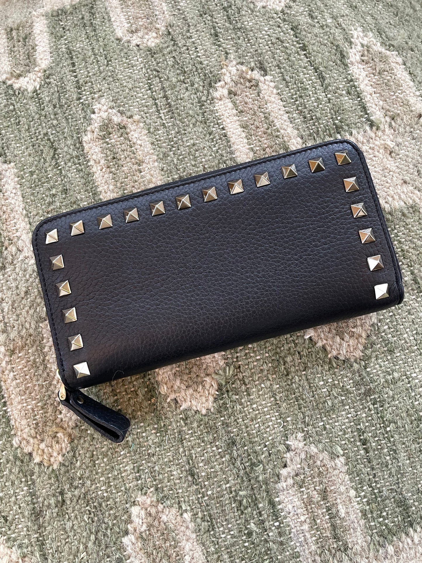 Preloved Valentino Garavani Rockstud Long Wallet