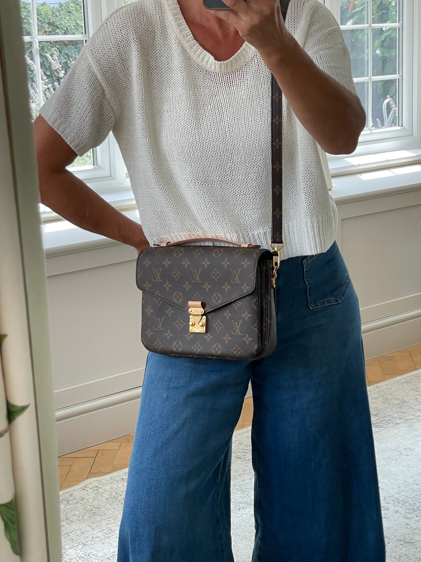 Preloved Louis Vuitton Pochette Metis Crossbody Bag