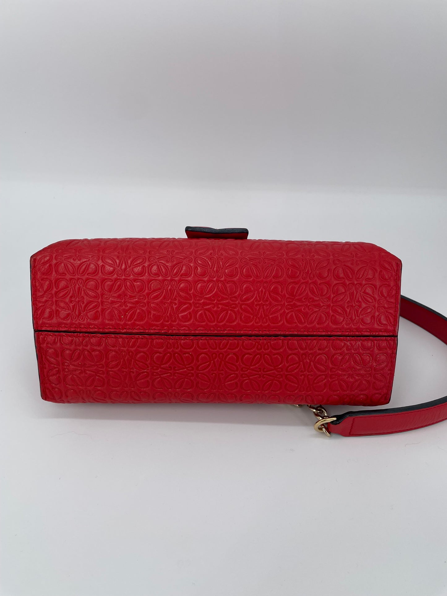 Preloved Loewe Avenue Embossed Shoulder Bag