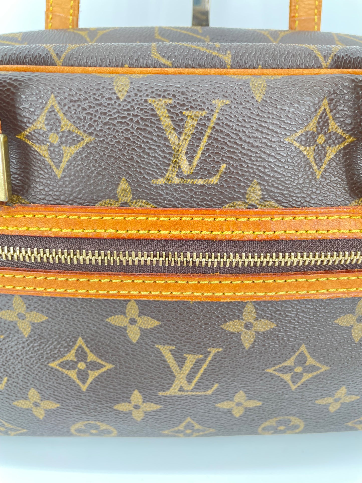 Preloved Louis Vuitton Cite Shoulder Bag, MM