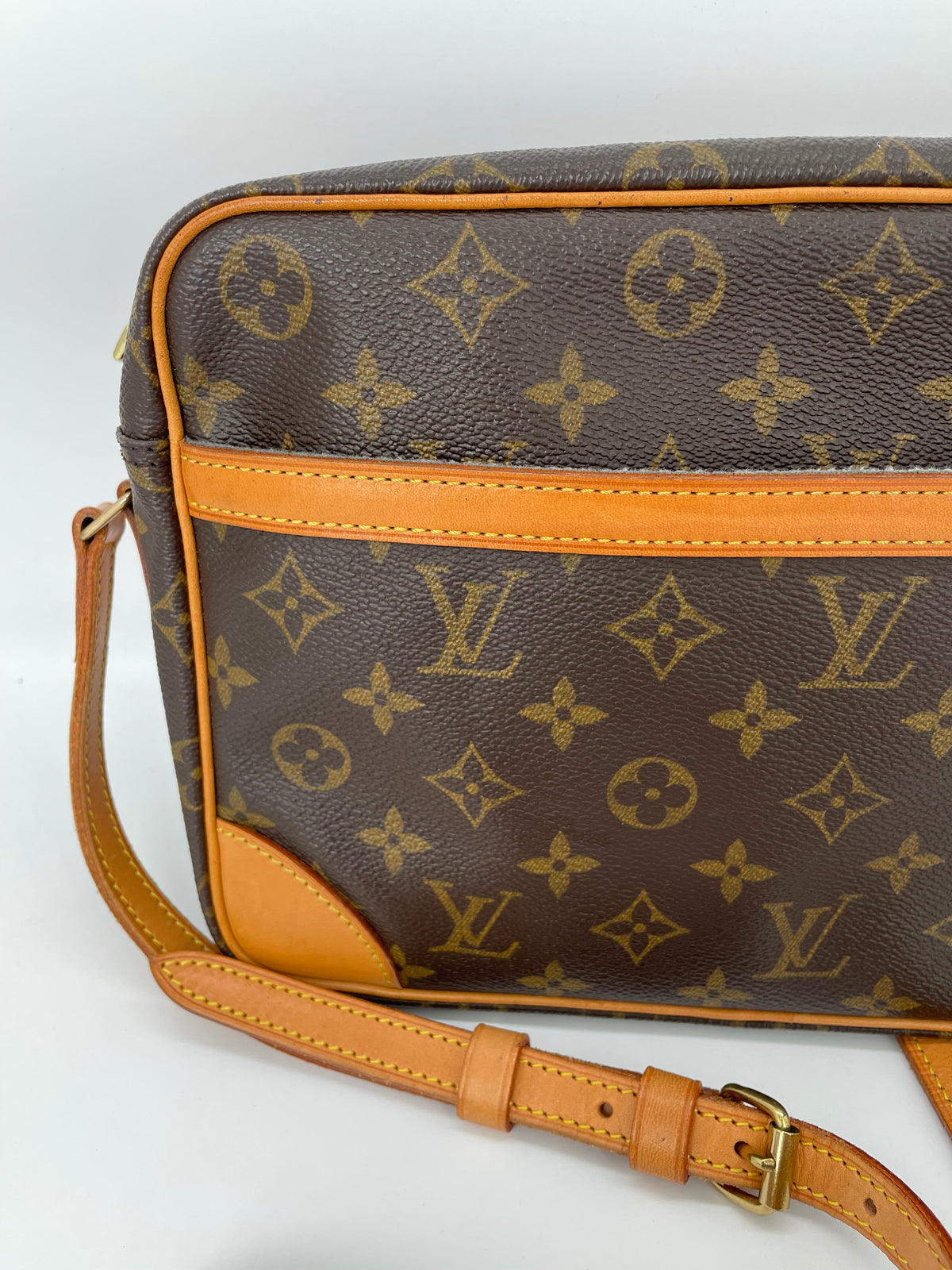 Preloved Vintage Louis Vuitton Canvas Trocadero 30 Bag