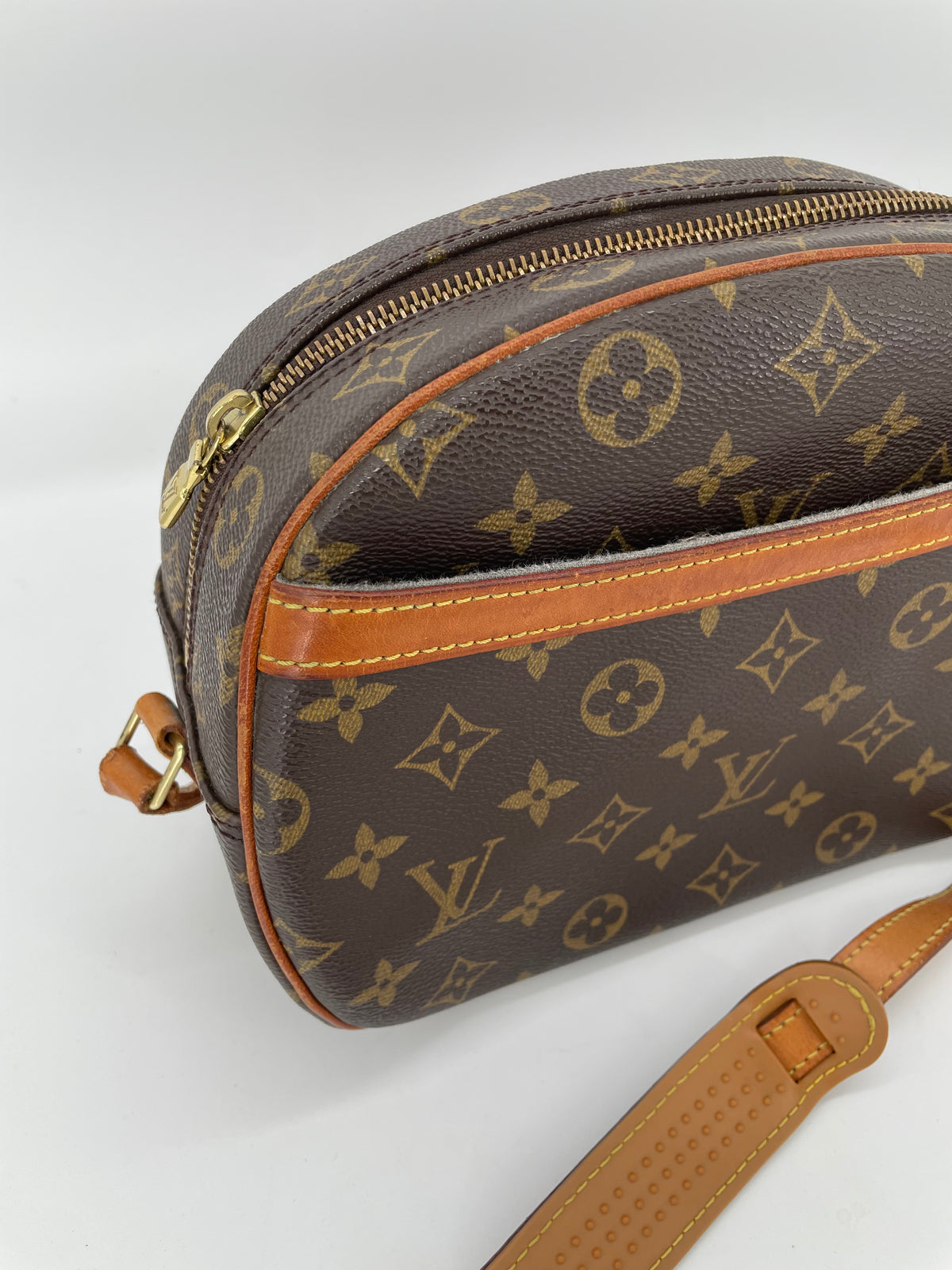 Preloved Louis Vuitton Blois Camera Bag