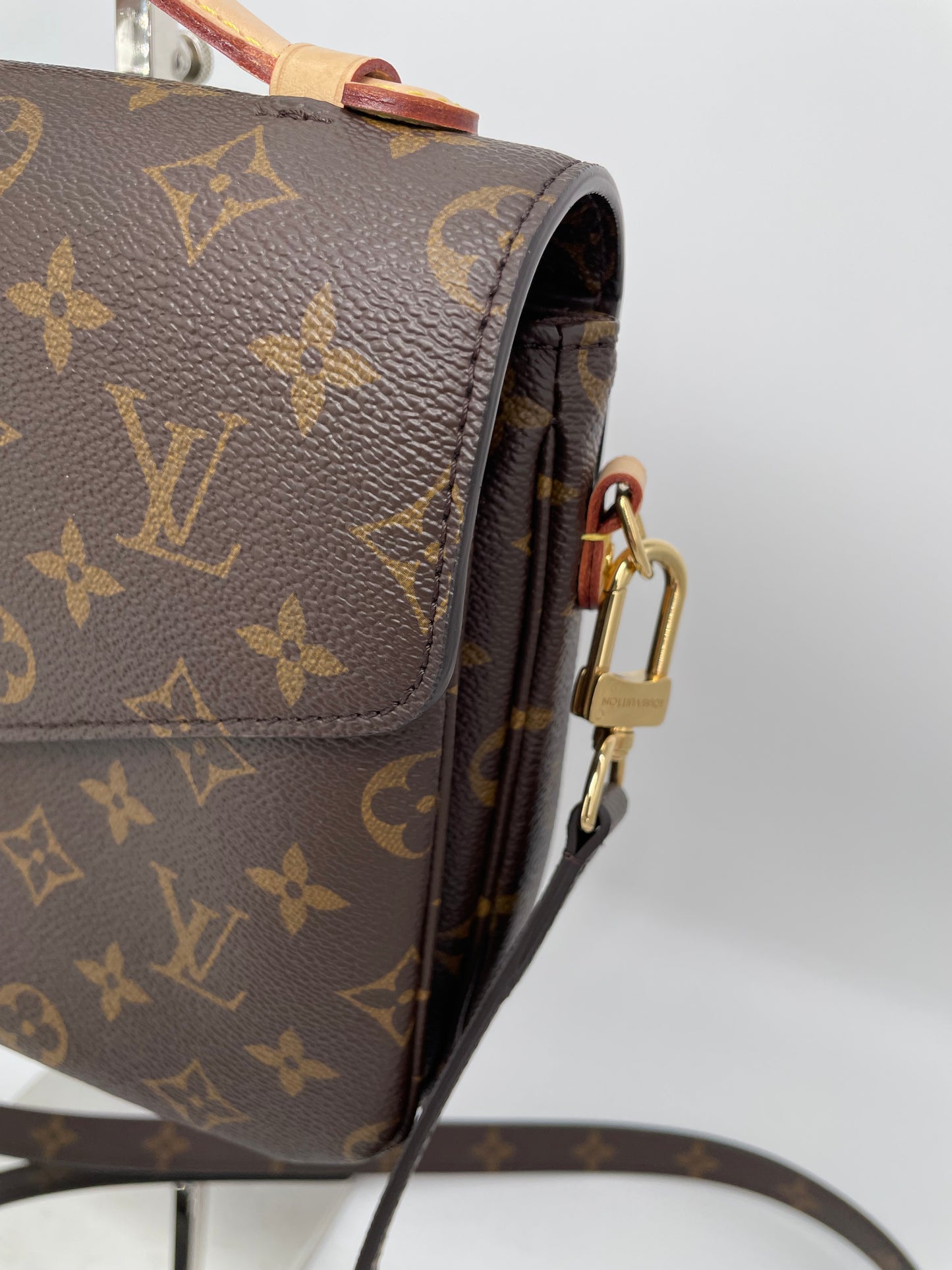 Preloved Louis Vuitton Pochette Metis Crossbody Bag
