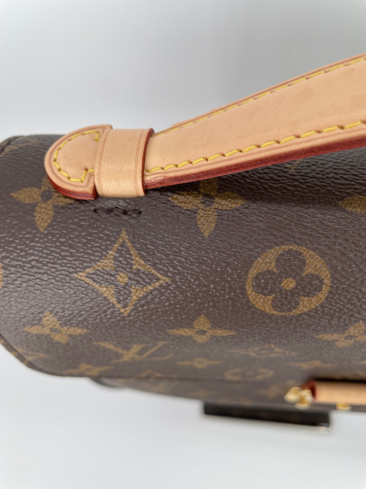 Preloved Louis Vuitton Pochette Metis Crossbody Bag