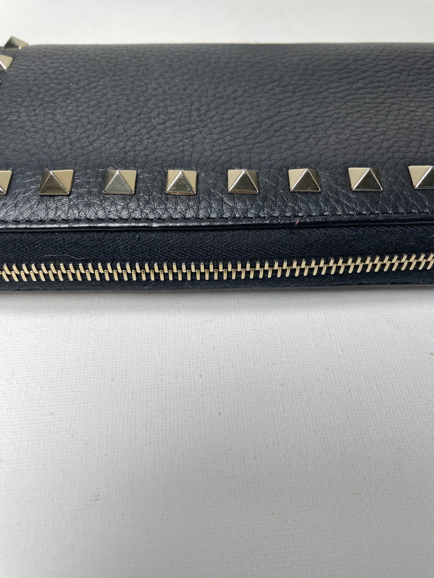 Preloved Valentino Garavani Rockstud Long Wallet