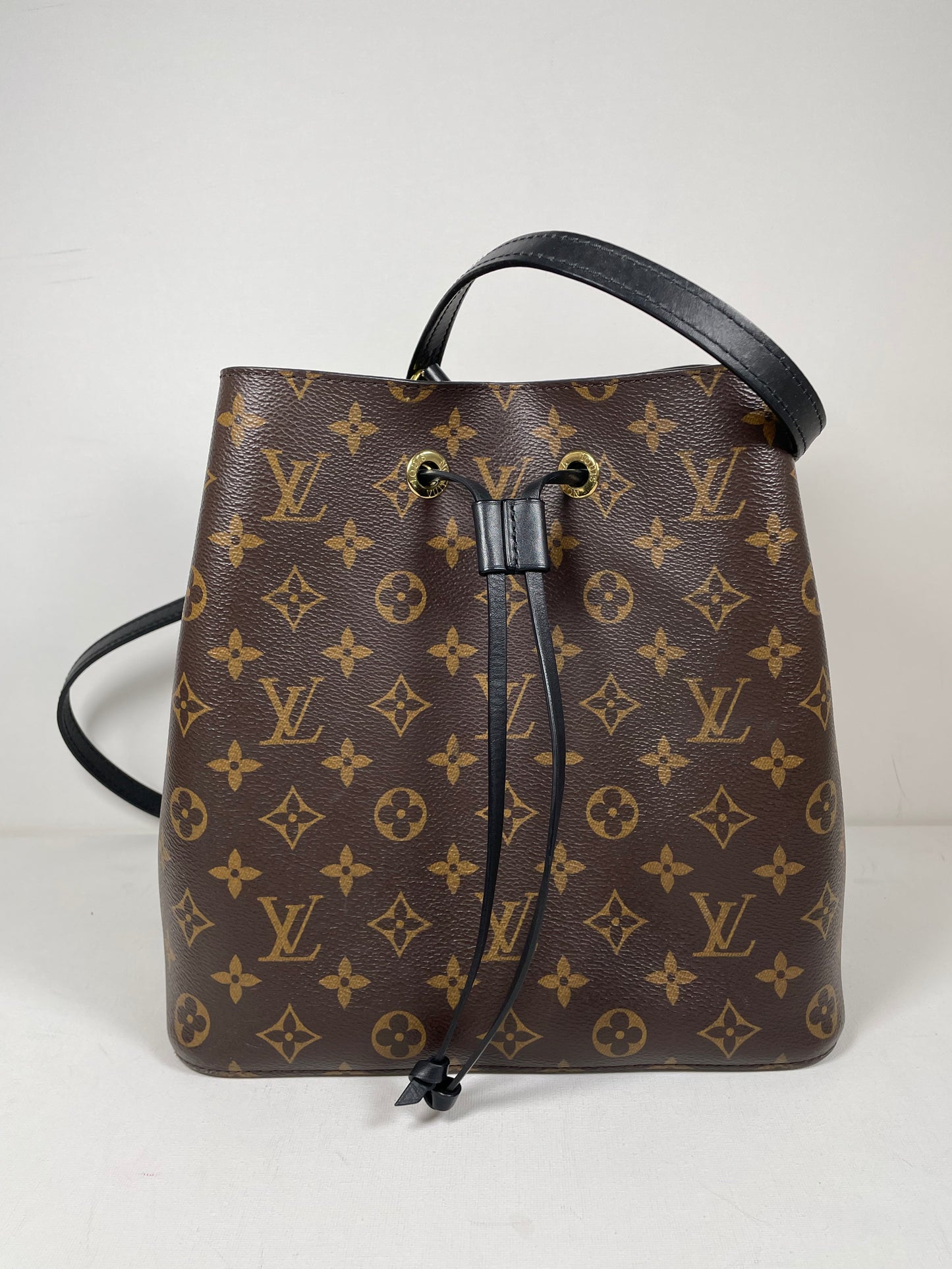 Preloved Louis Vuitton NeoNoe bag